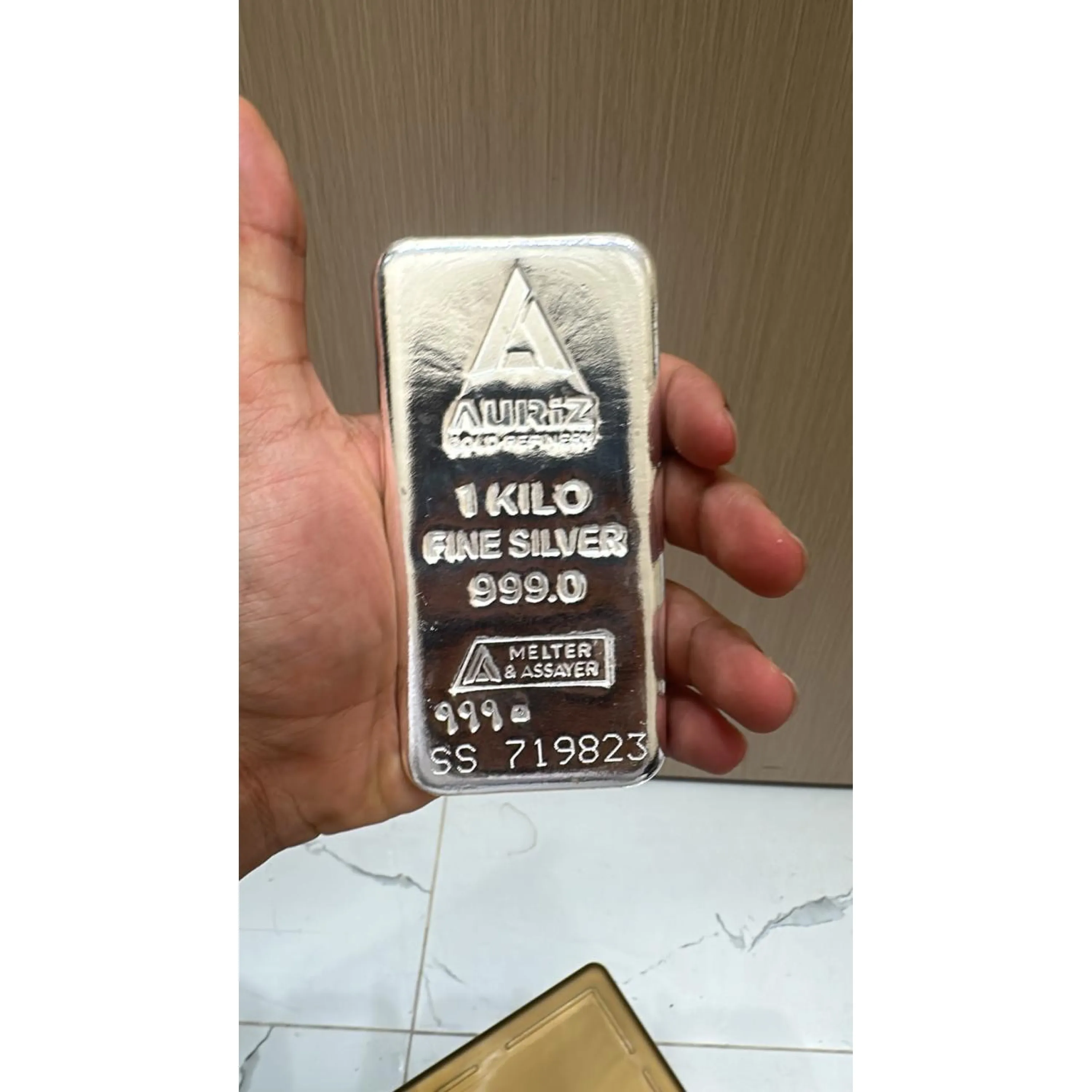 1000g 999 silver bar - purchase by whatsapp only 97111978