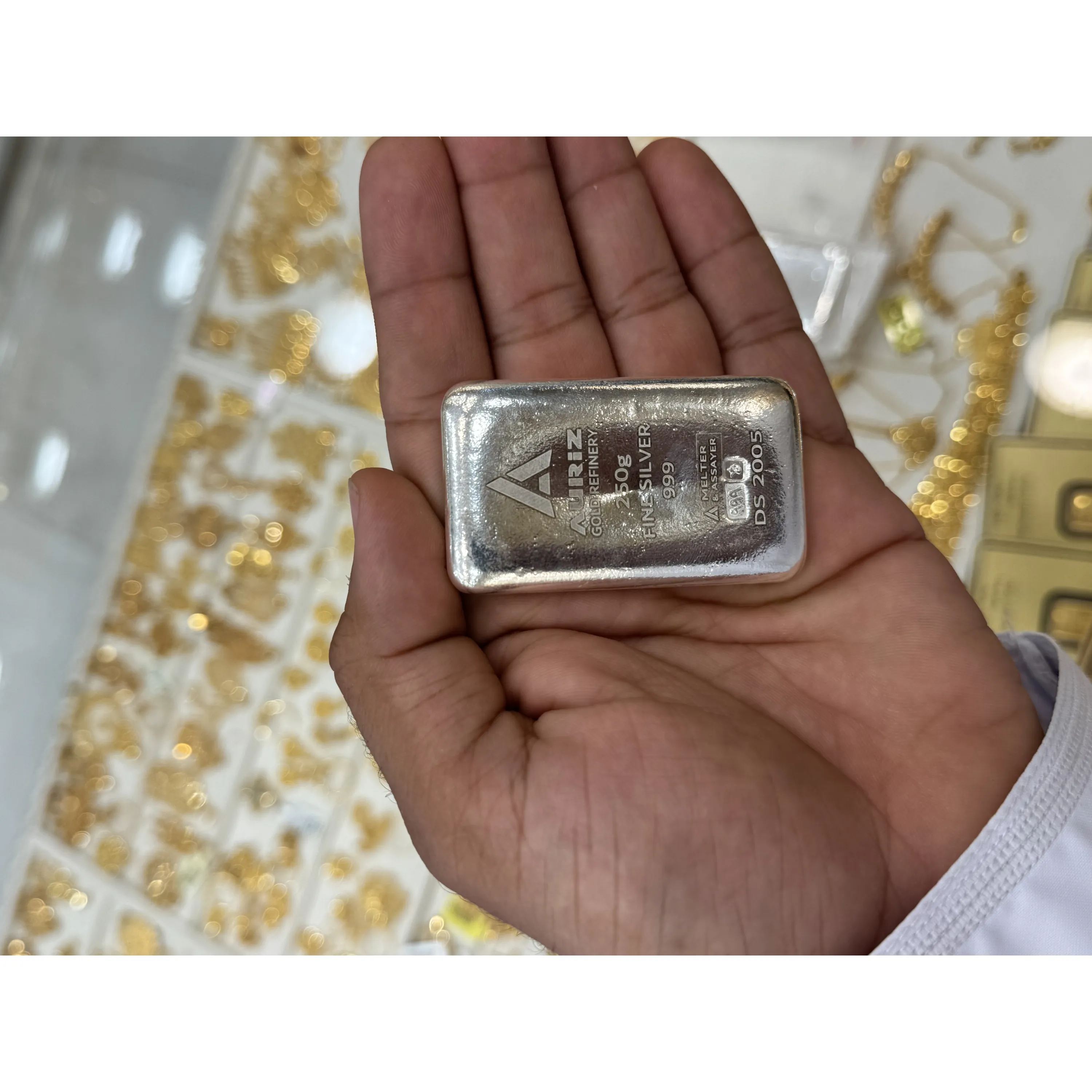250 g 999 silver bar - purchase by whatsapp only 97111978