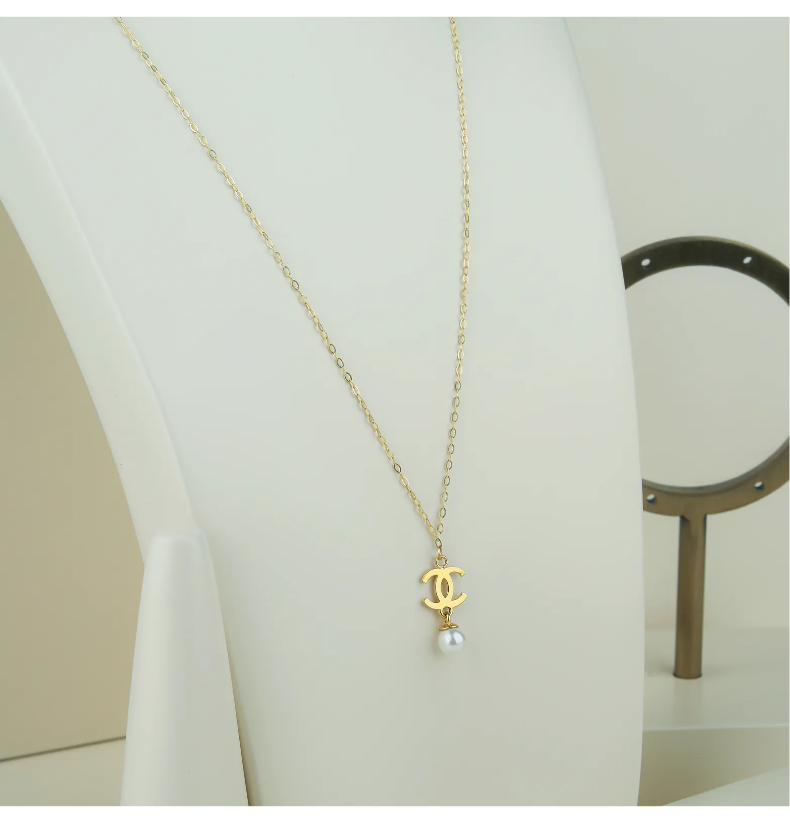 18 karat gold choker, made in Turkey