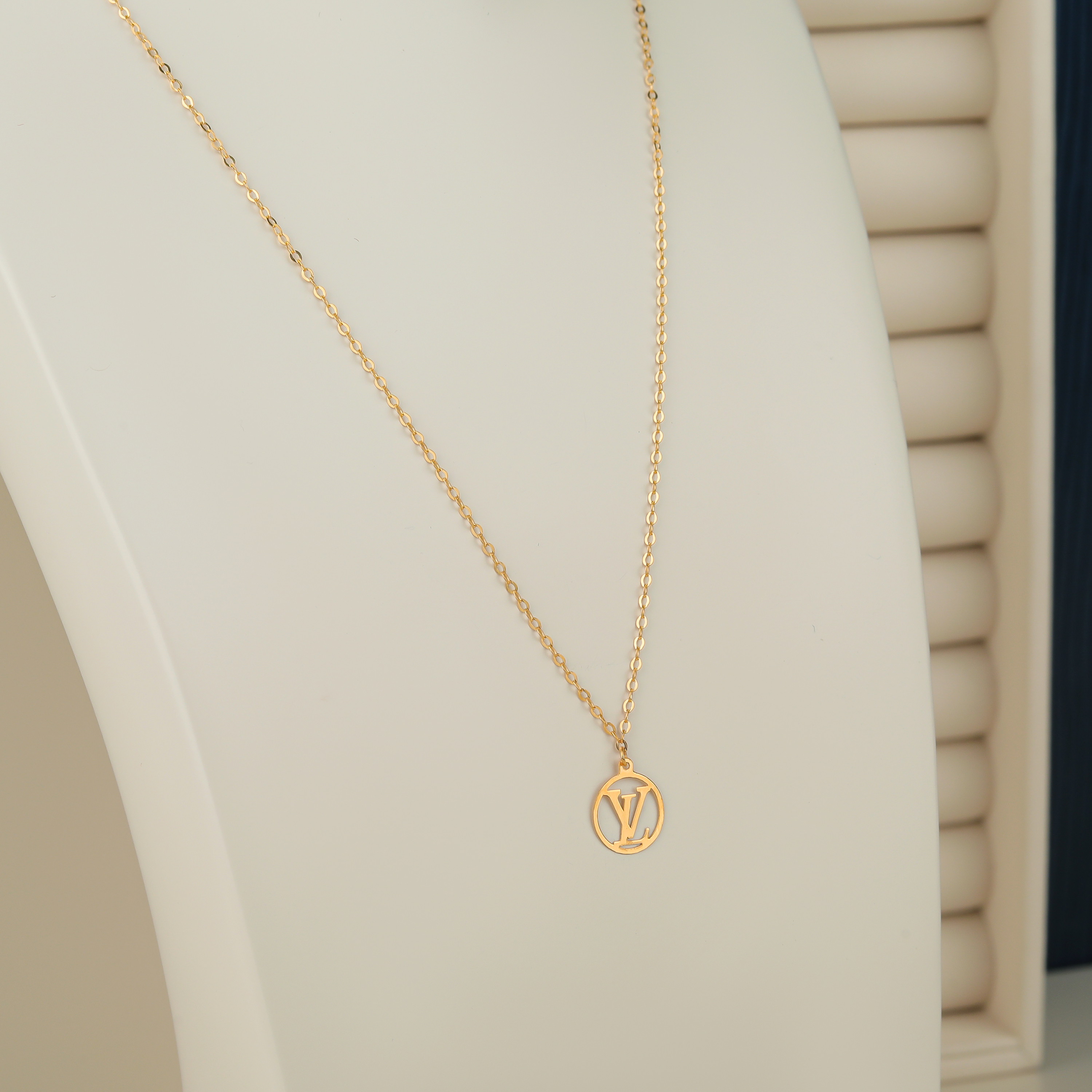 21-karat gold choker, made in Turkey