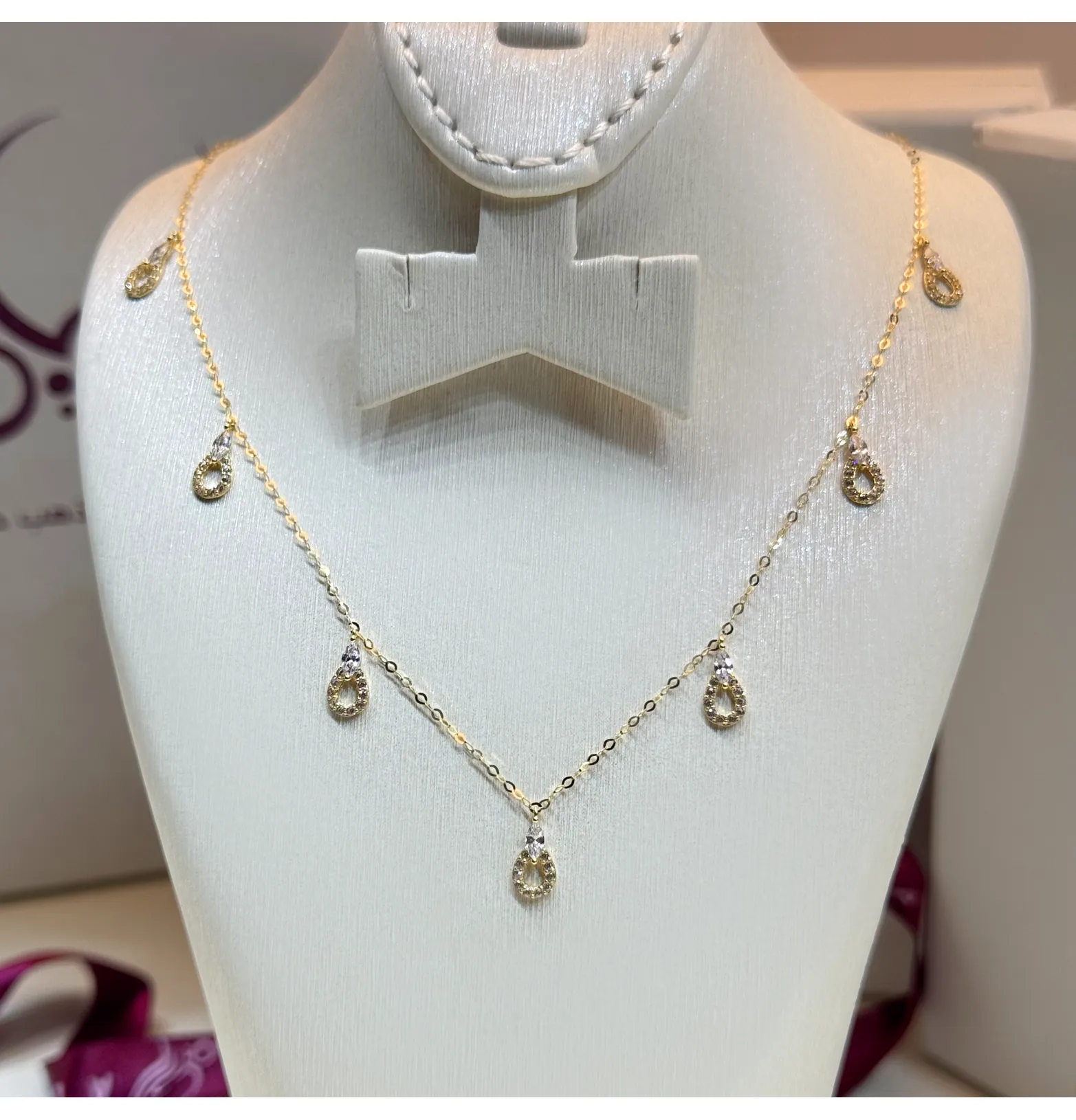 18 karat gold choker, made in Turkey