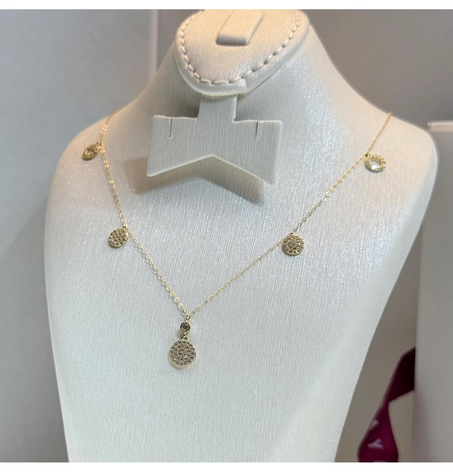 18 karat gold choker, made in Turkey