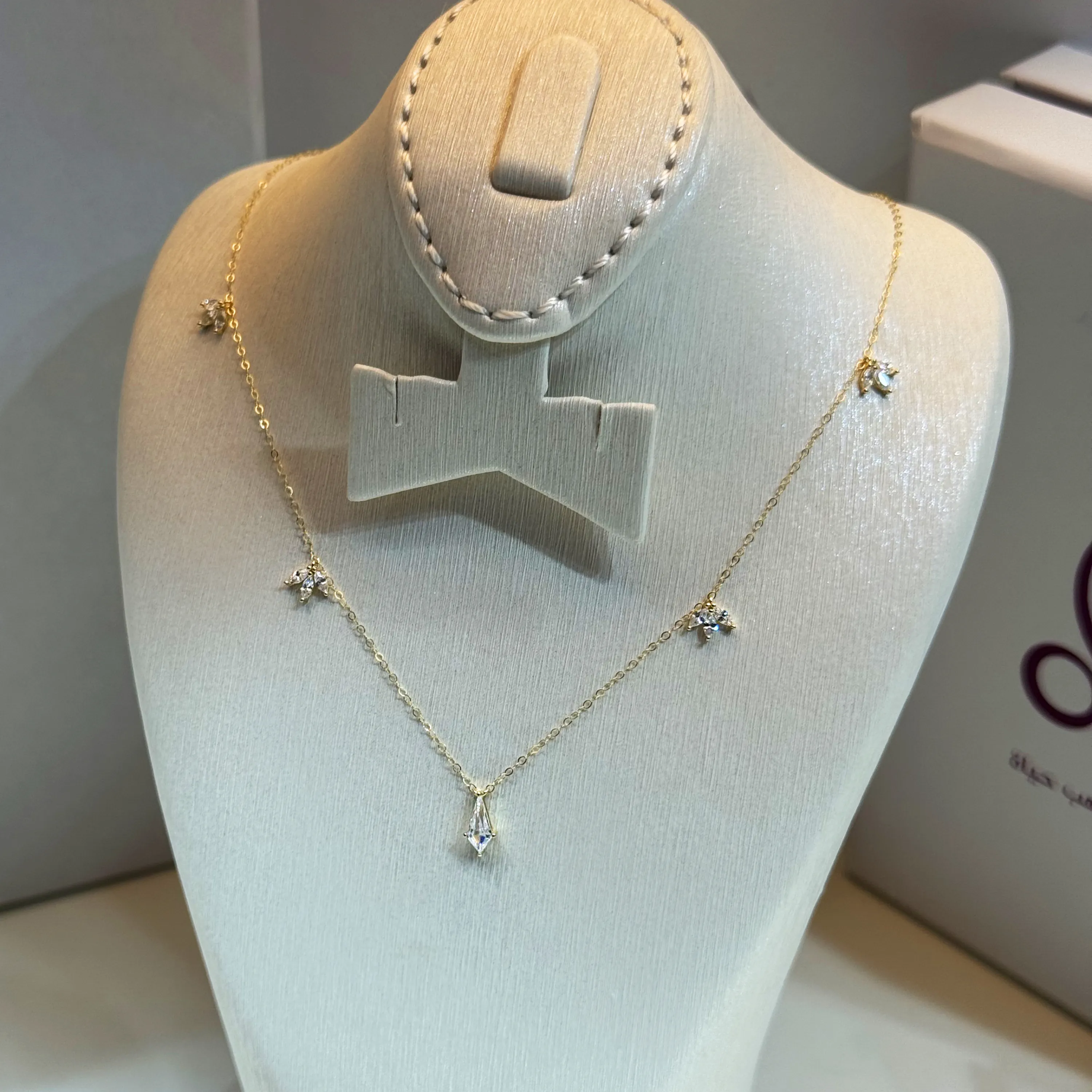 18 karat gold choker, made in Turkey