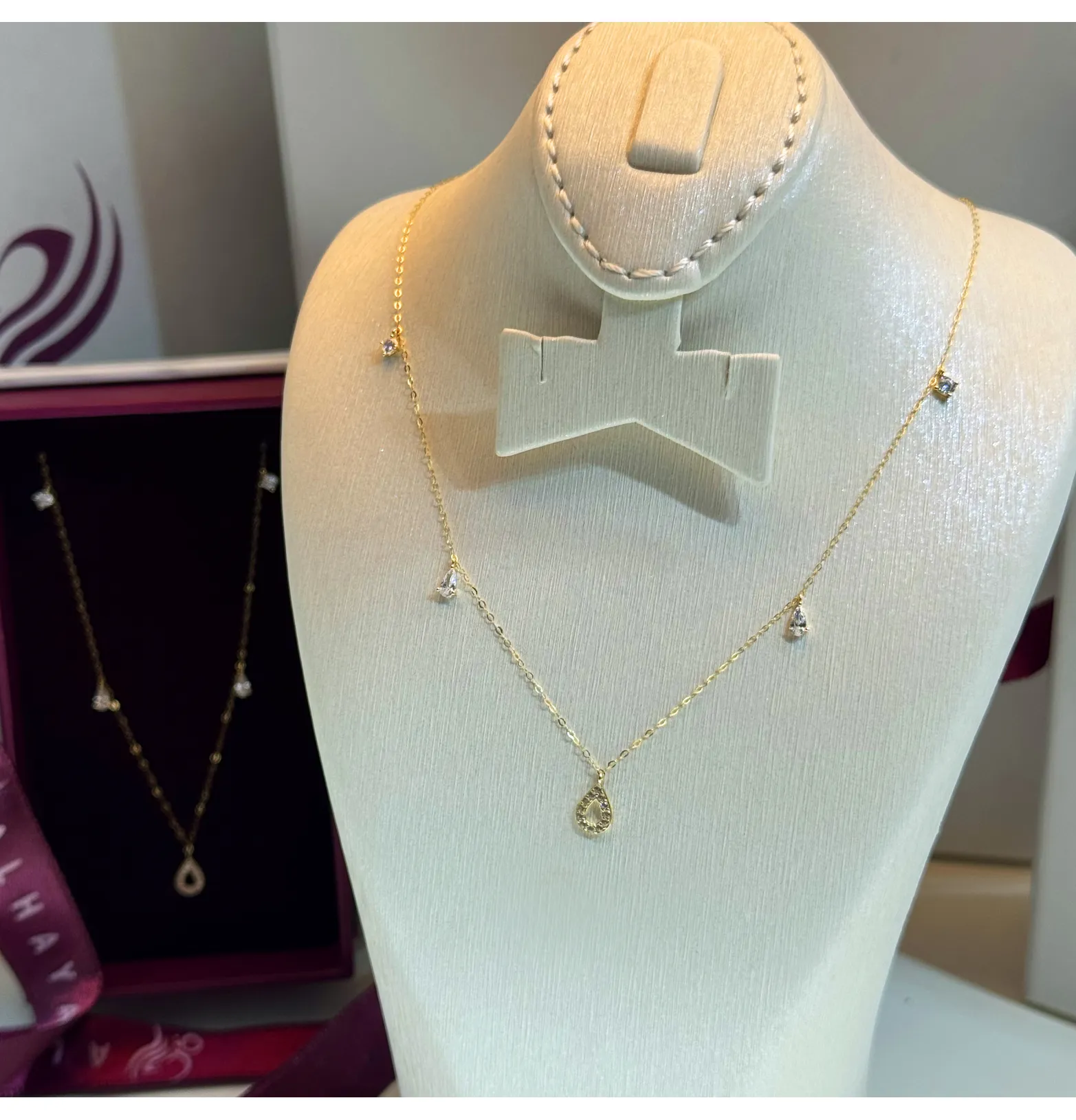 18 karat gold choker, made in Turkey