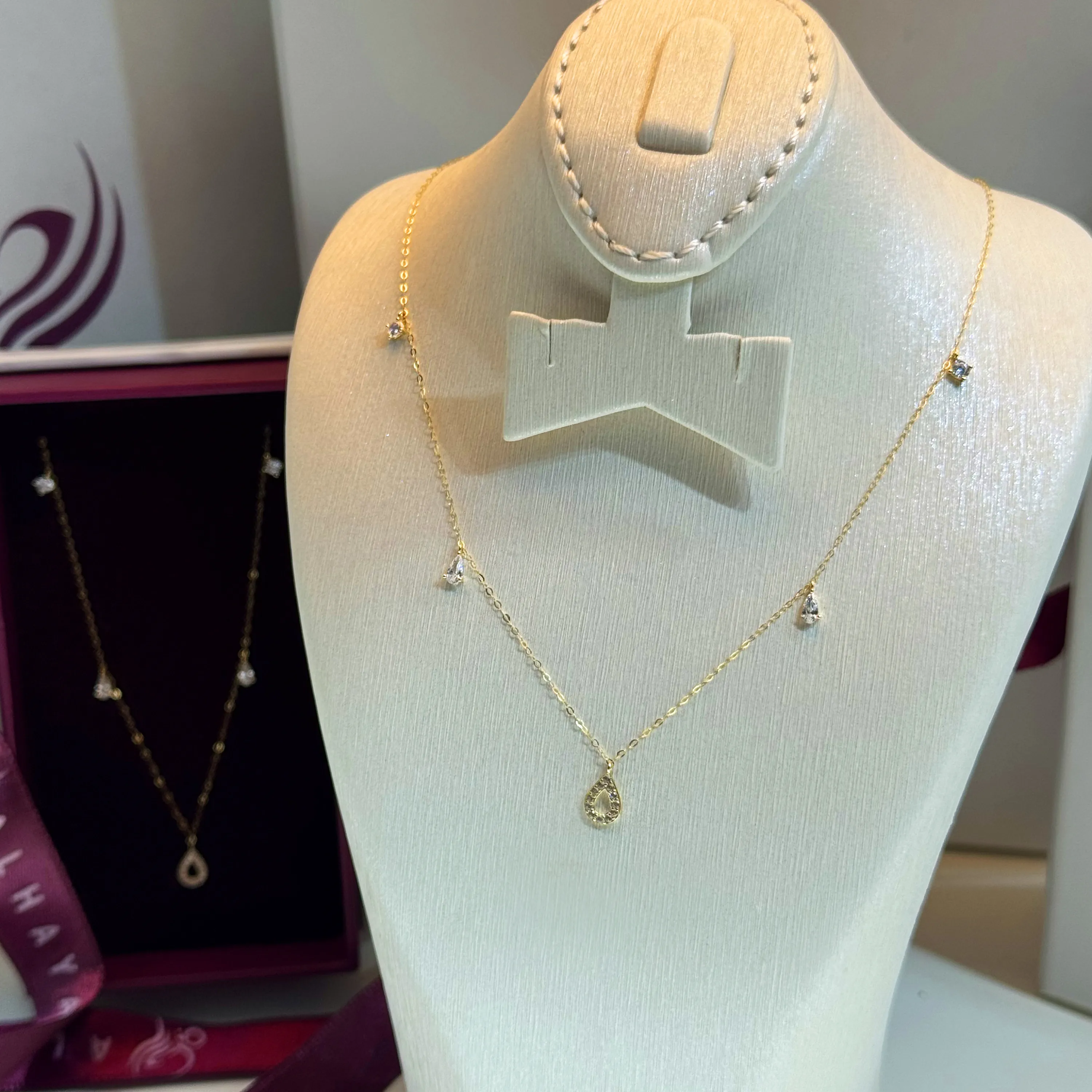 18 karat gold choker, made in Turkey