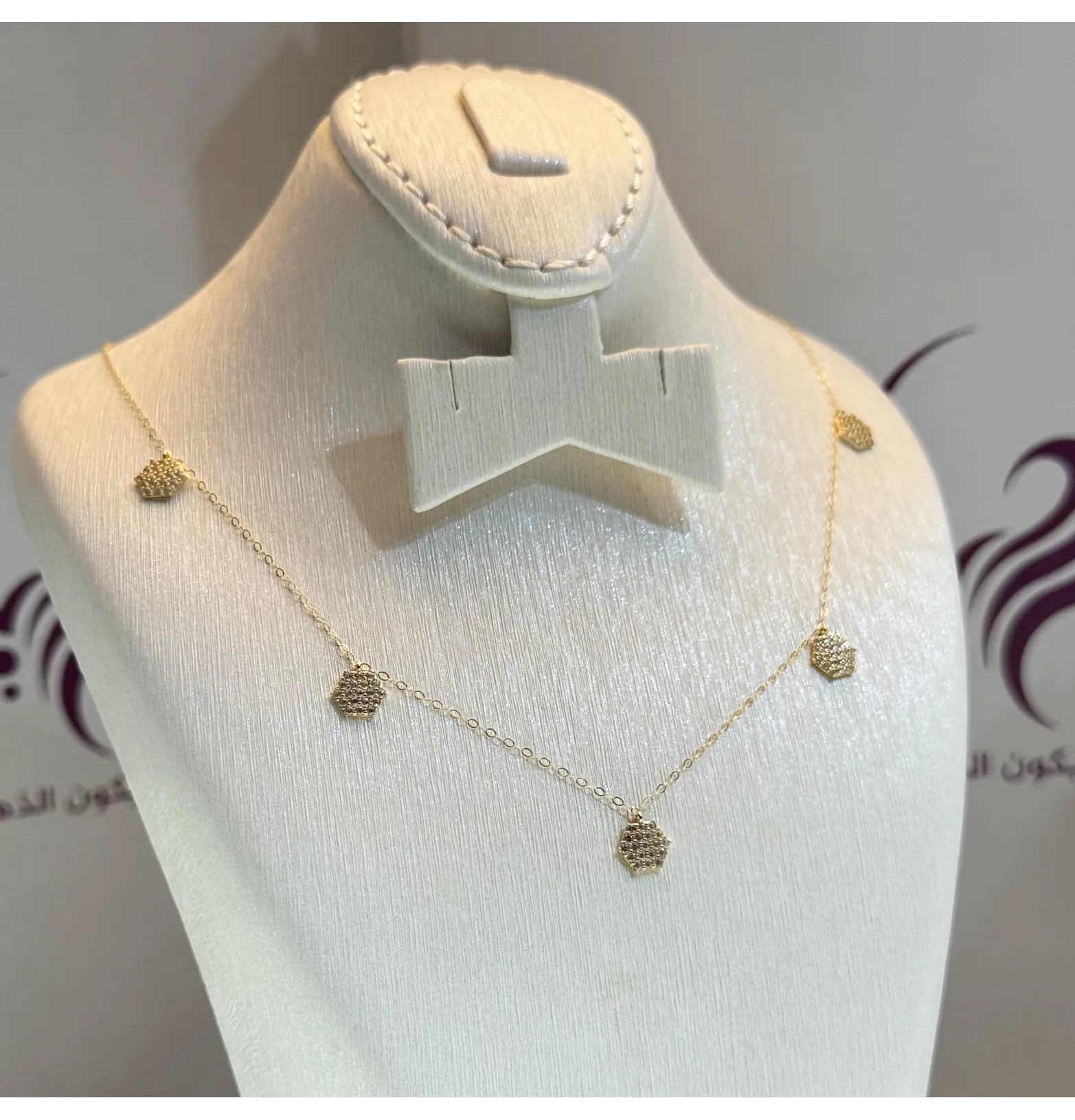 18 karat gold choker, made in Turkey