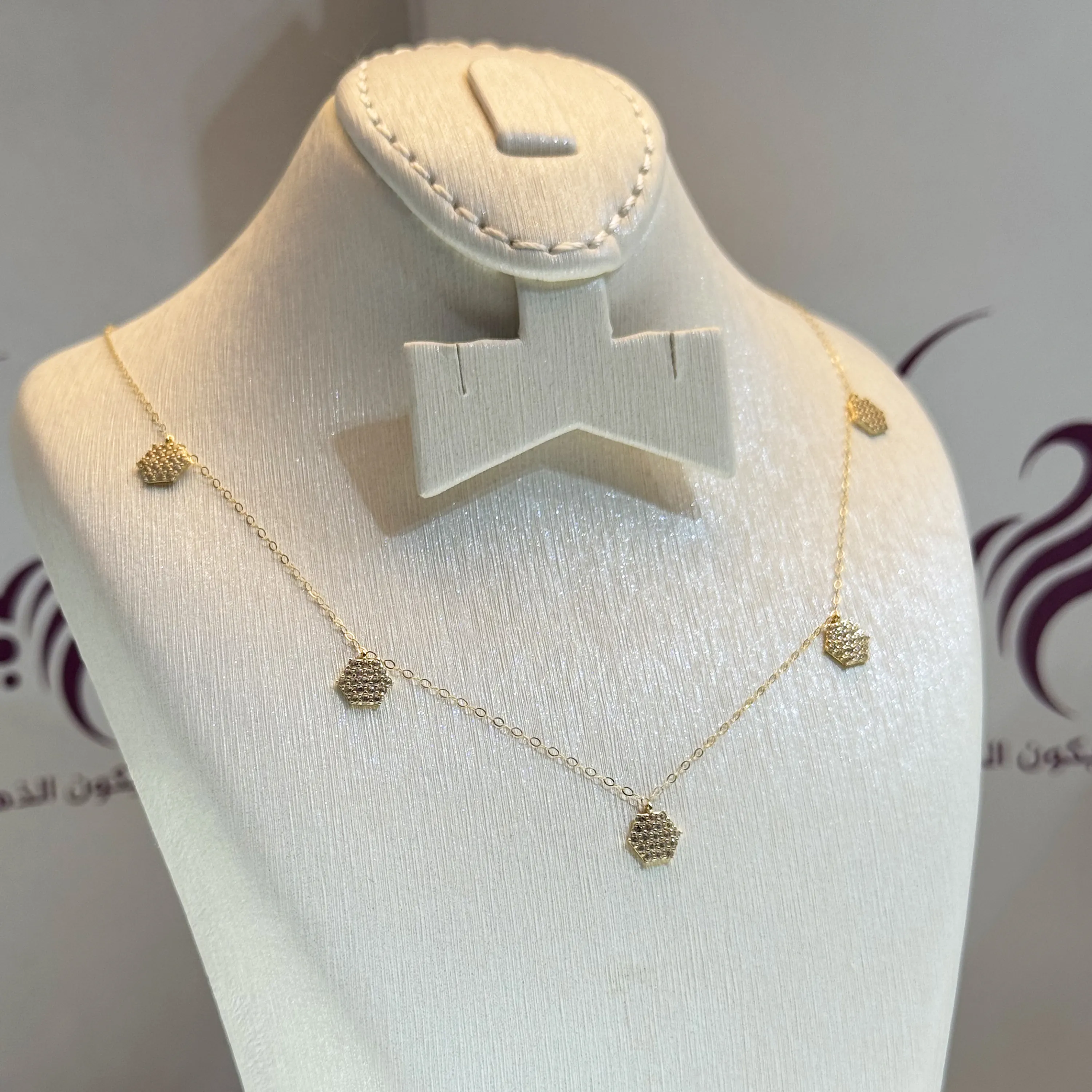 18 karat gold choker, made in Turkey