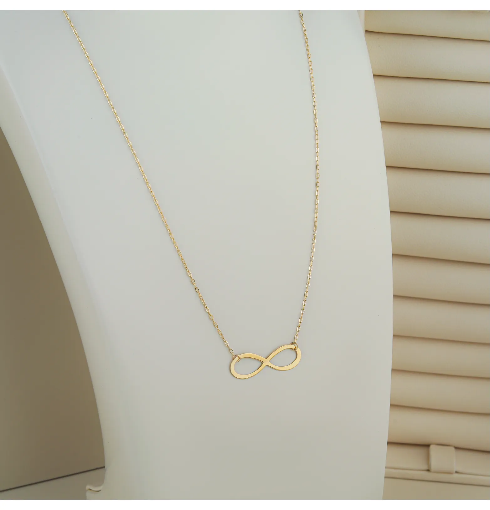 18 karat gold choker, made in Turkey