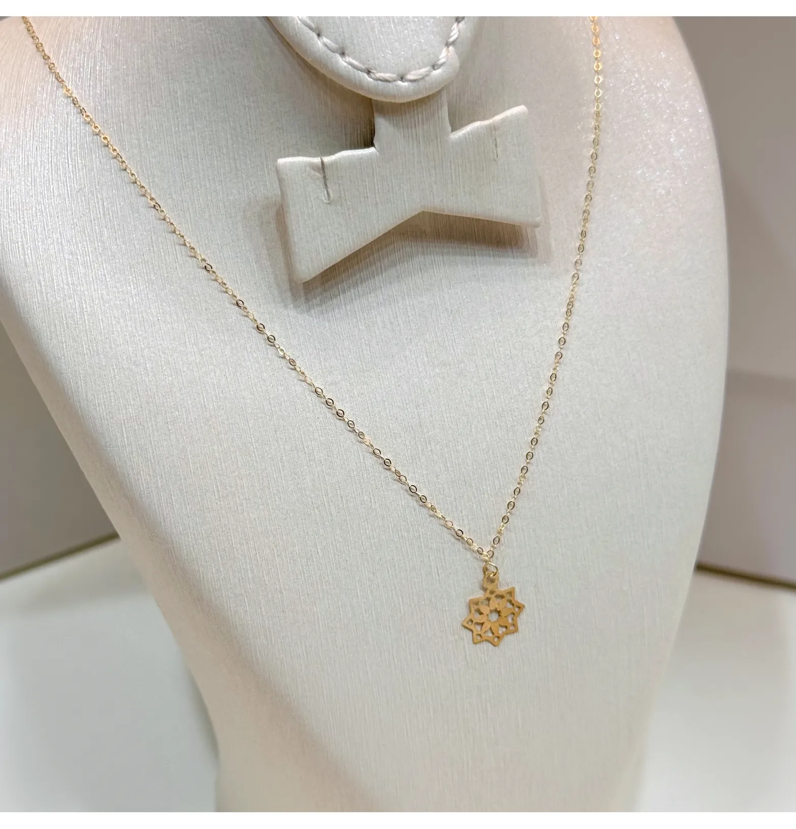 18-karat gold choker, Turkish made