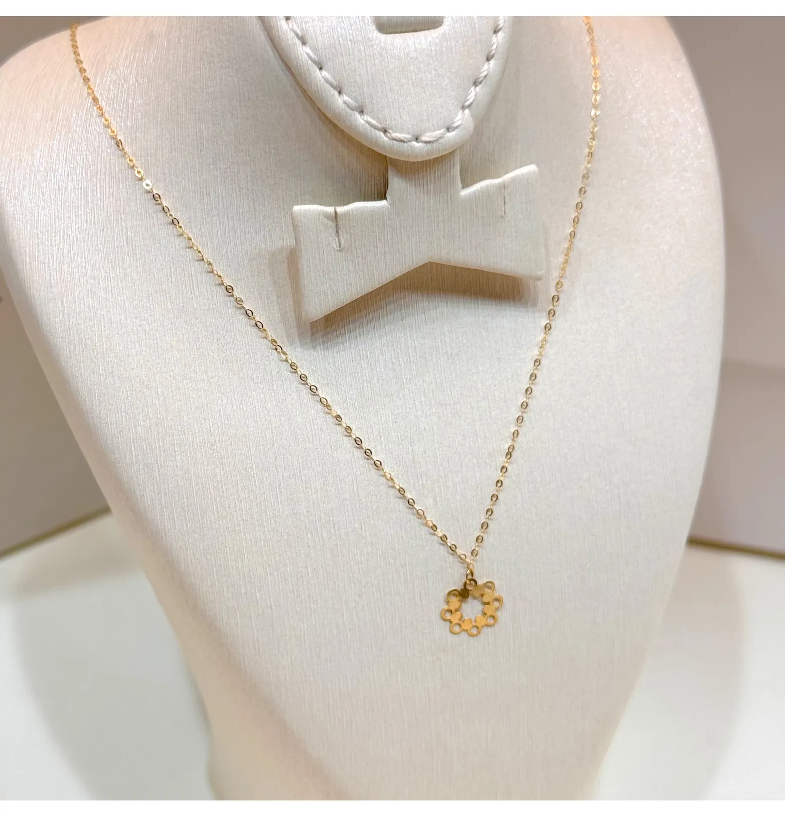 18-karat gold choker, Turkish made