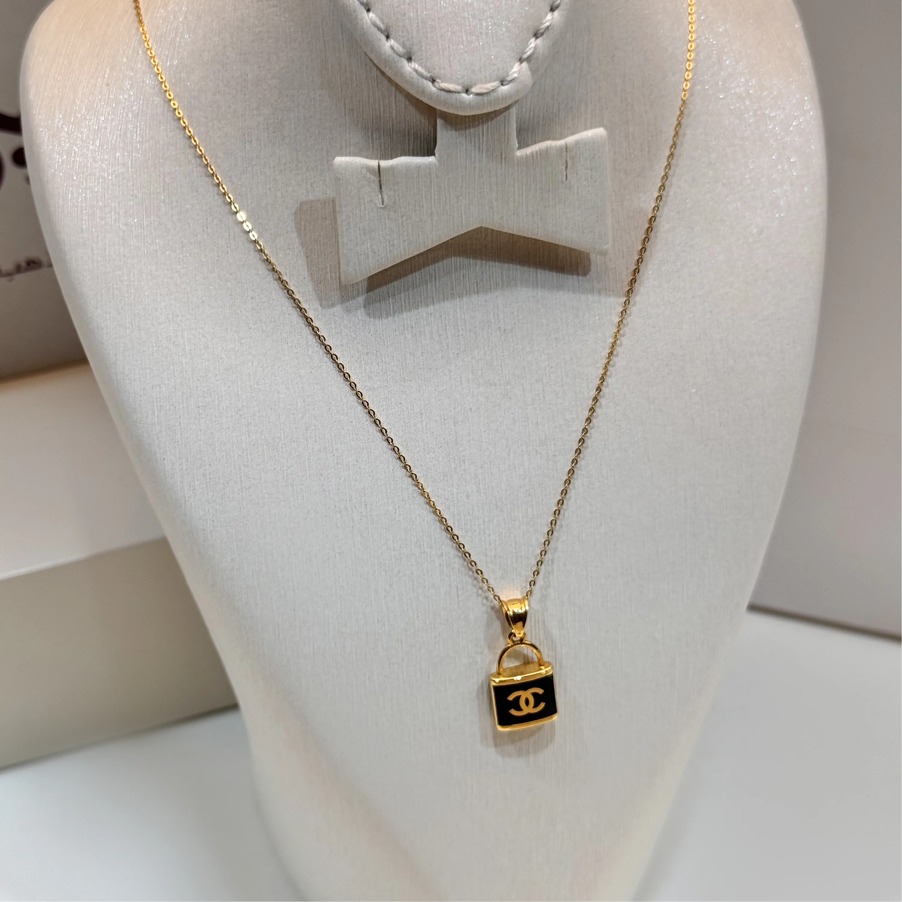 21-karat gold choker, Turkish made