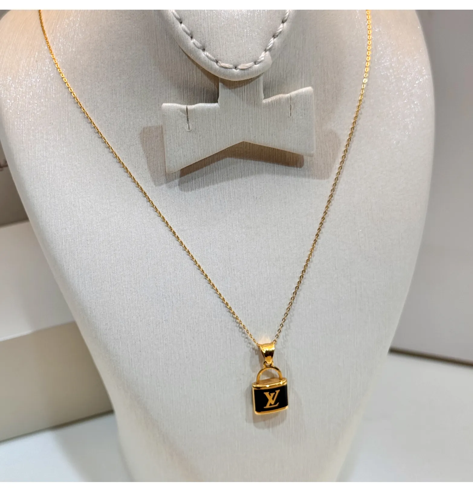 21-karat gold choker, Turkish made