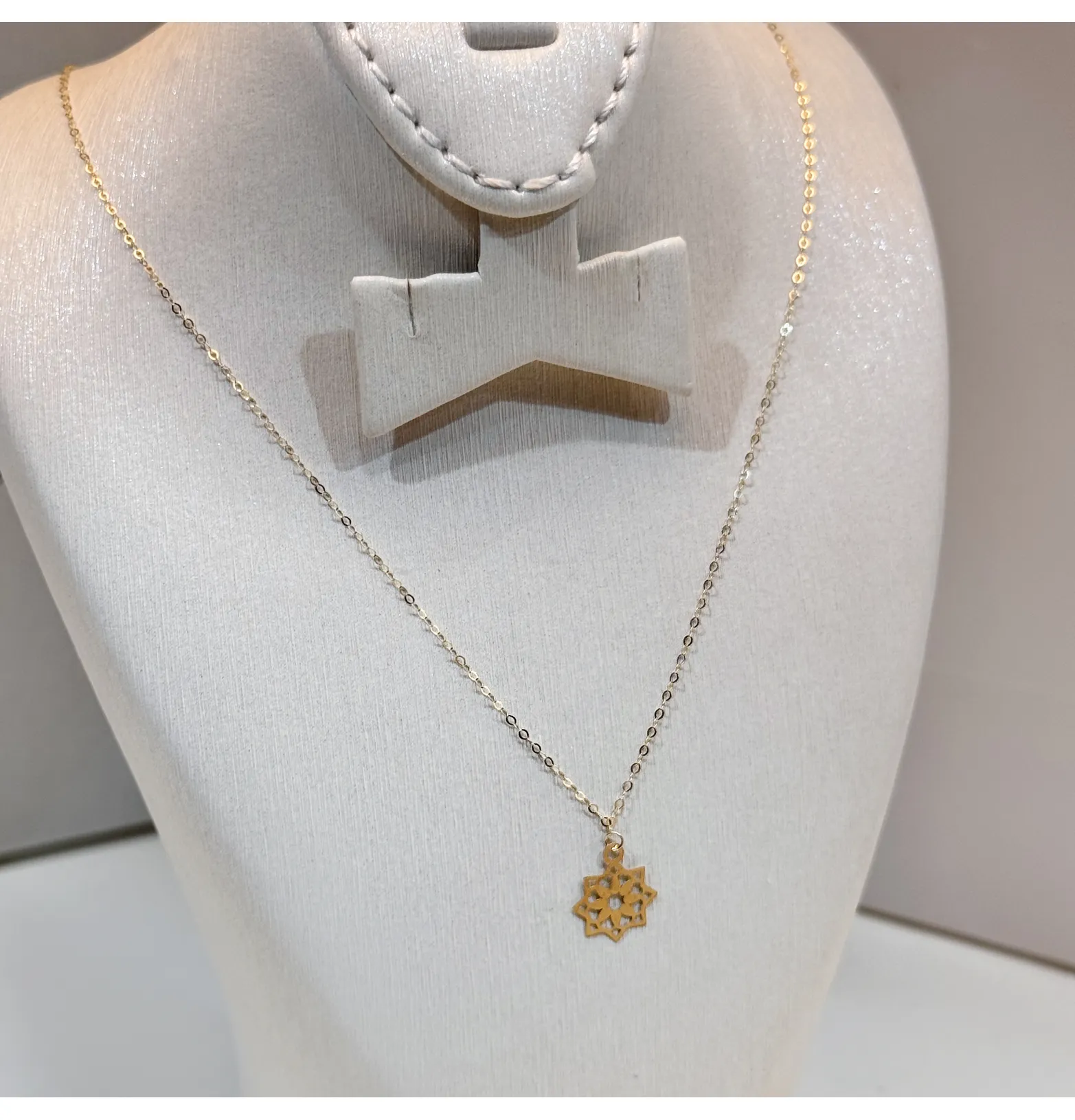 18-karat gold choker, Turkish made