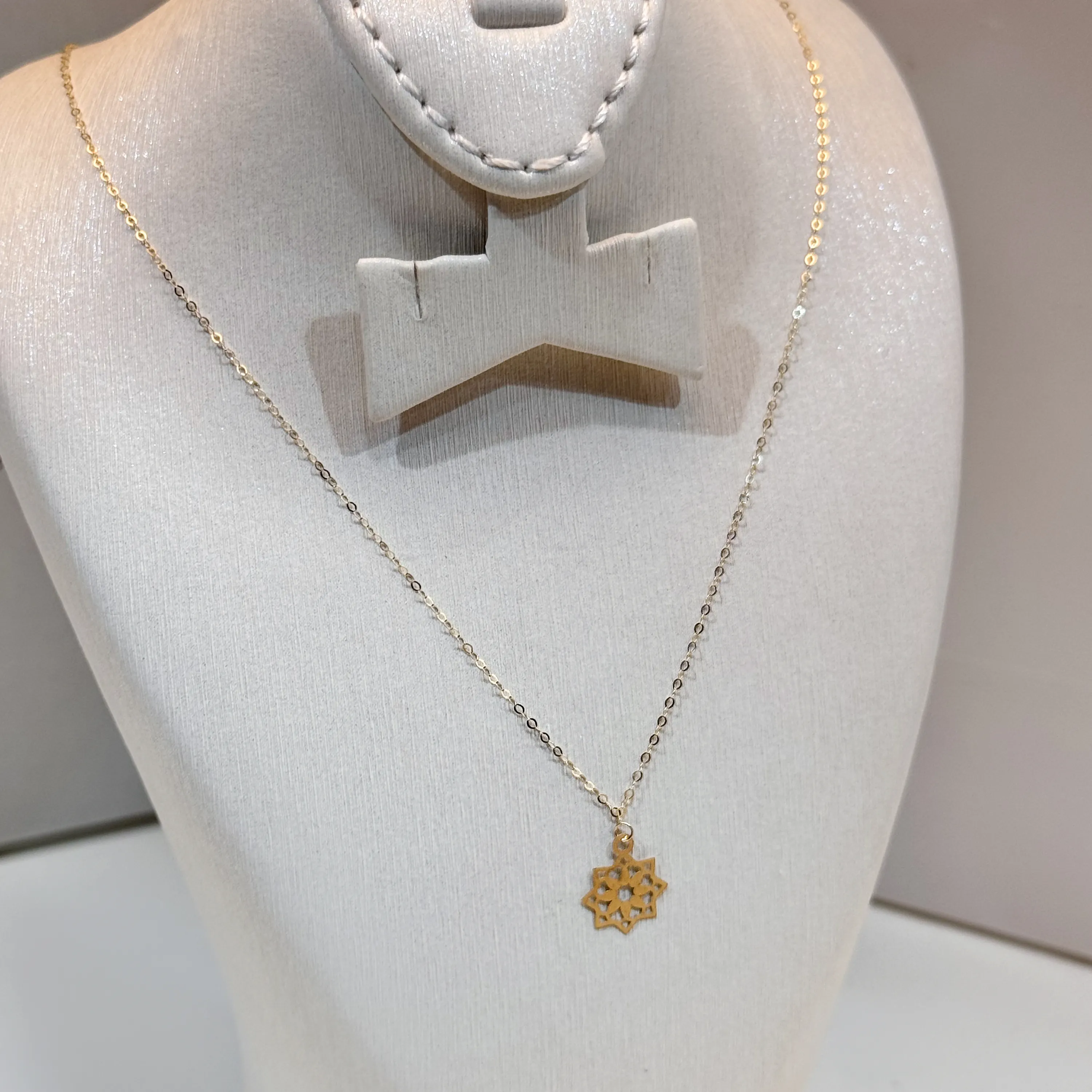 18-karat gold choker, Turkish made