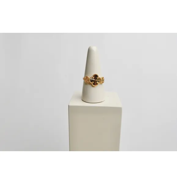21-karat gold ring, made in Singapore - (H-1473)