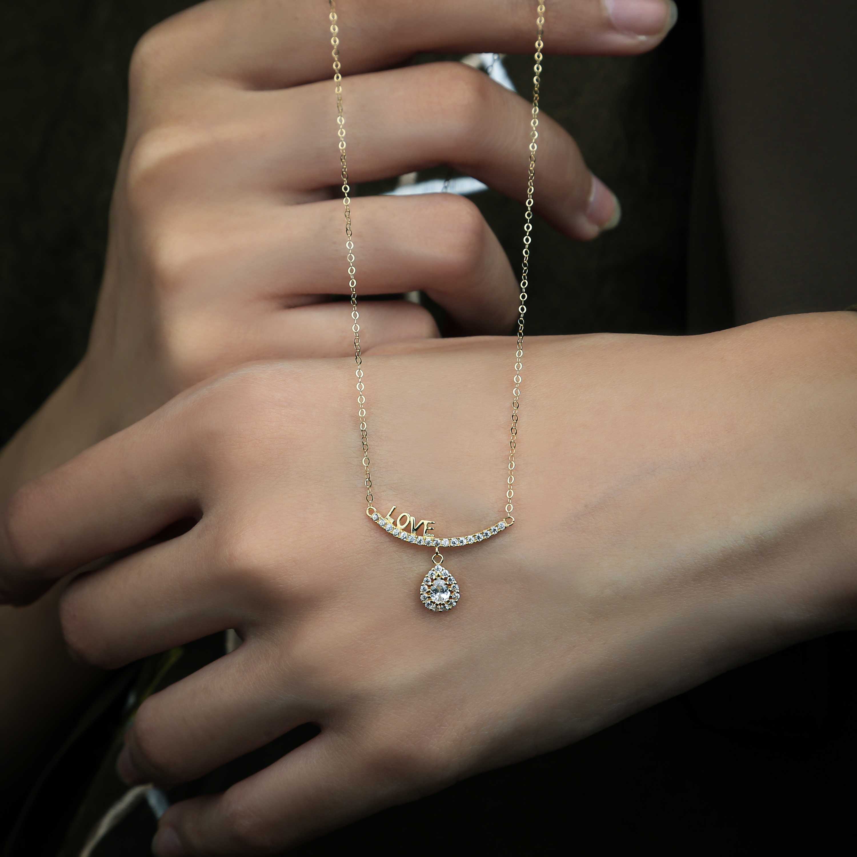 18 karat gold choker, made in Turkey