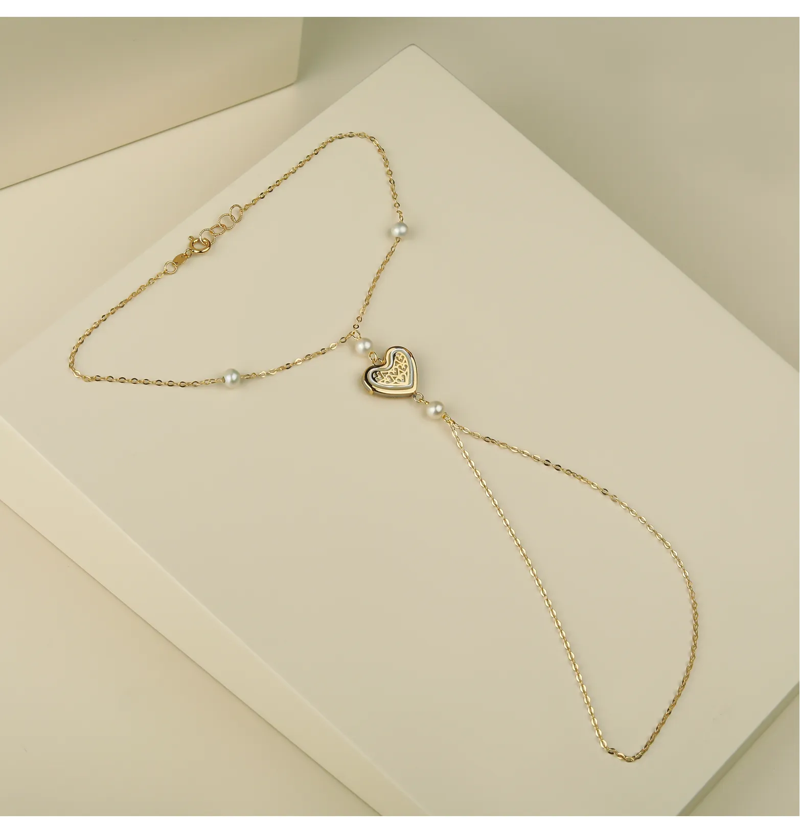 18 karat gold palm, made in Turkey