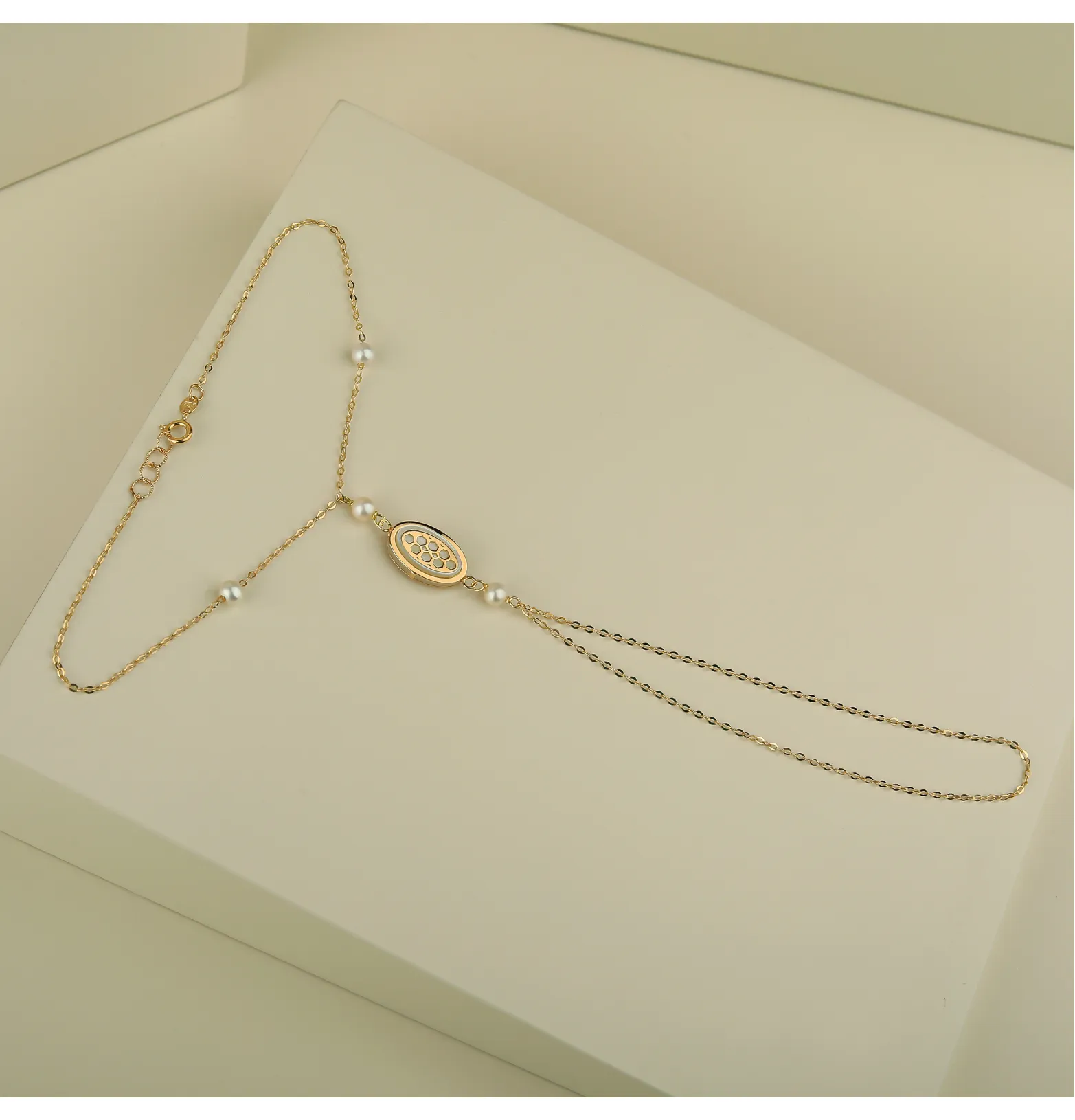 18 karat gold palm, made in Turkey