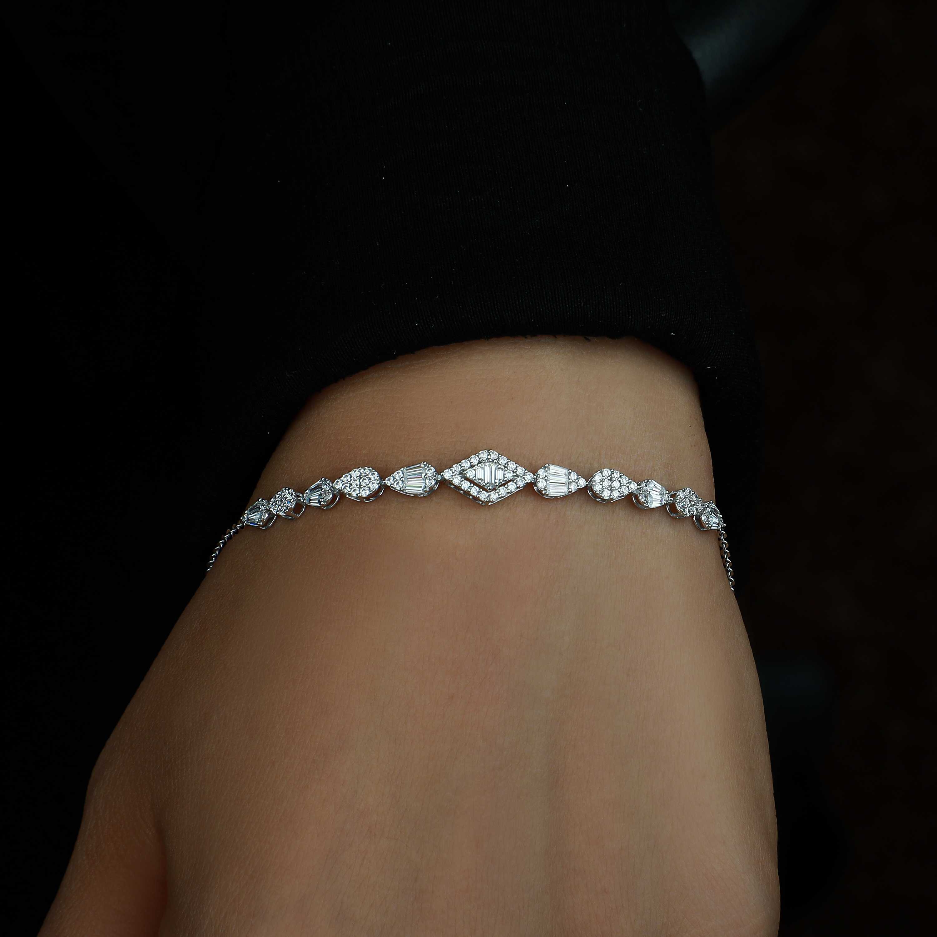 18 karat white gold bracelet, made in Turkey