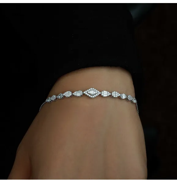 18 karat white gold bracelet, made in Turkey