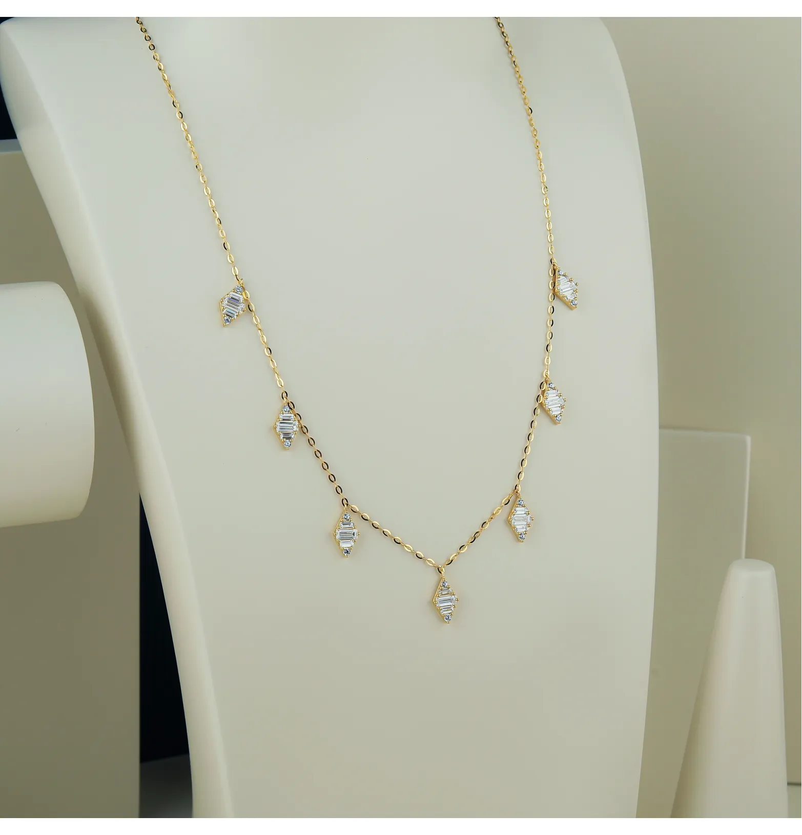 18 karat gold choker, made in Turkey