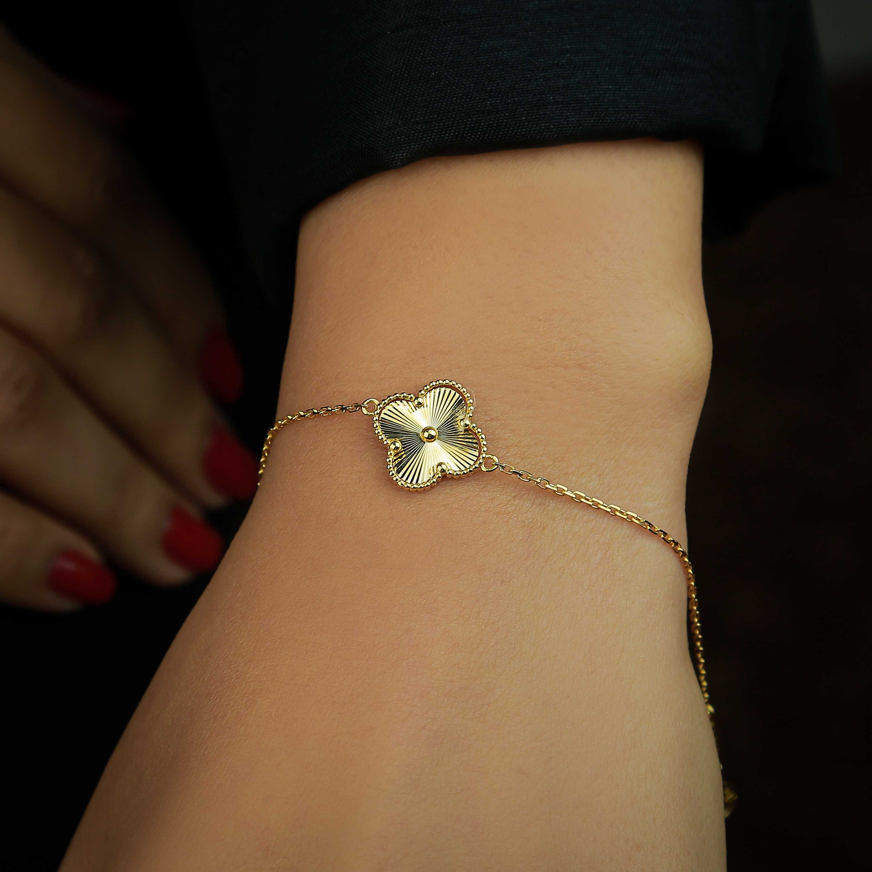 Van Cleef bracelet, 18-karat gold, made in Turkey