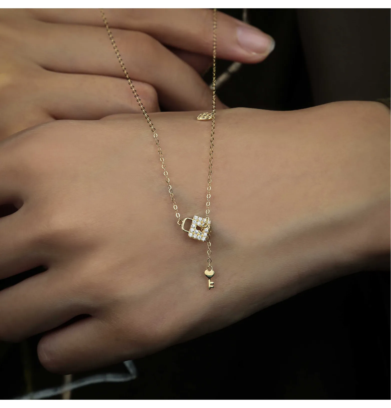 18 karat gold choker, made in Turkey