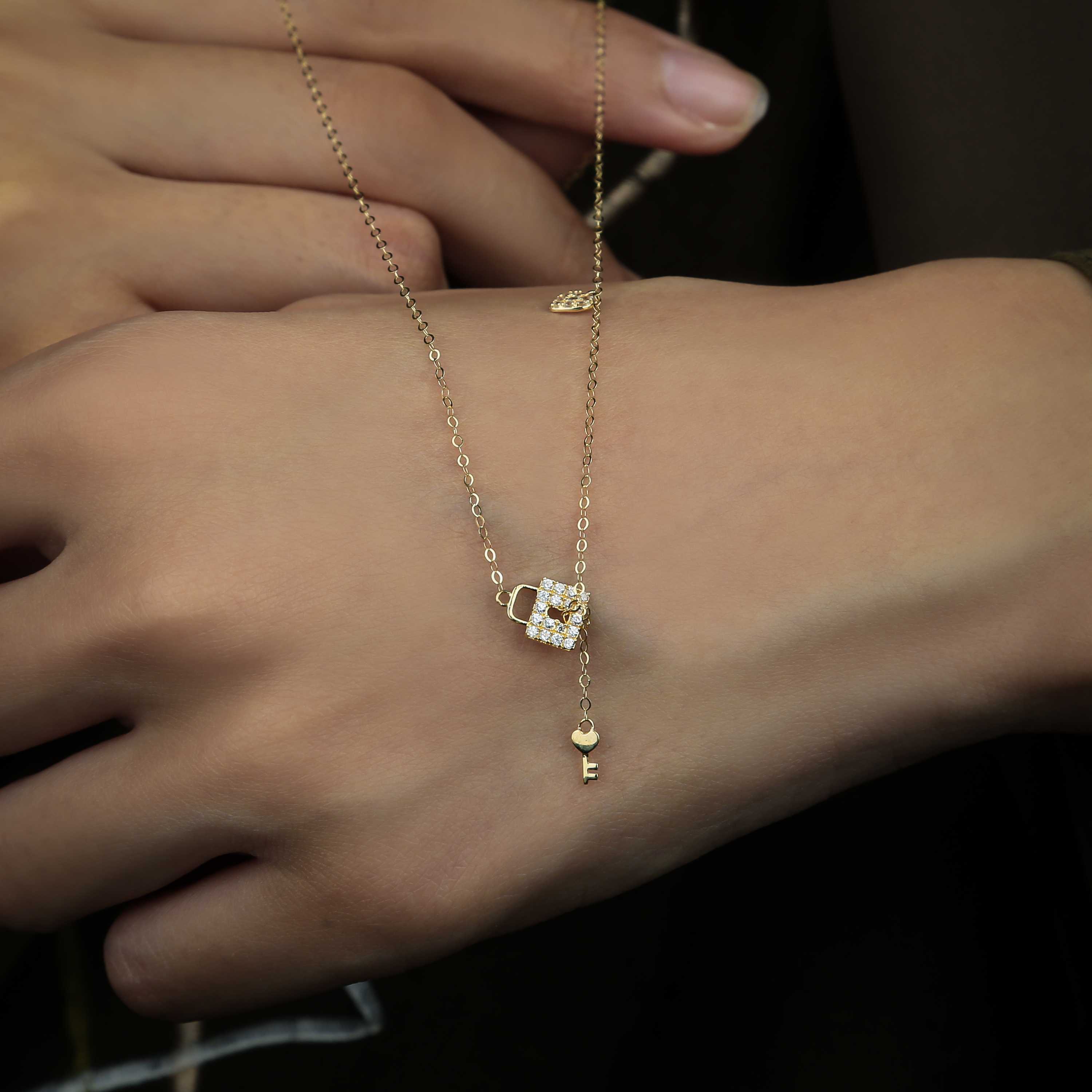 18 karat gold choker, made in Turkey