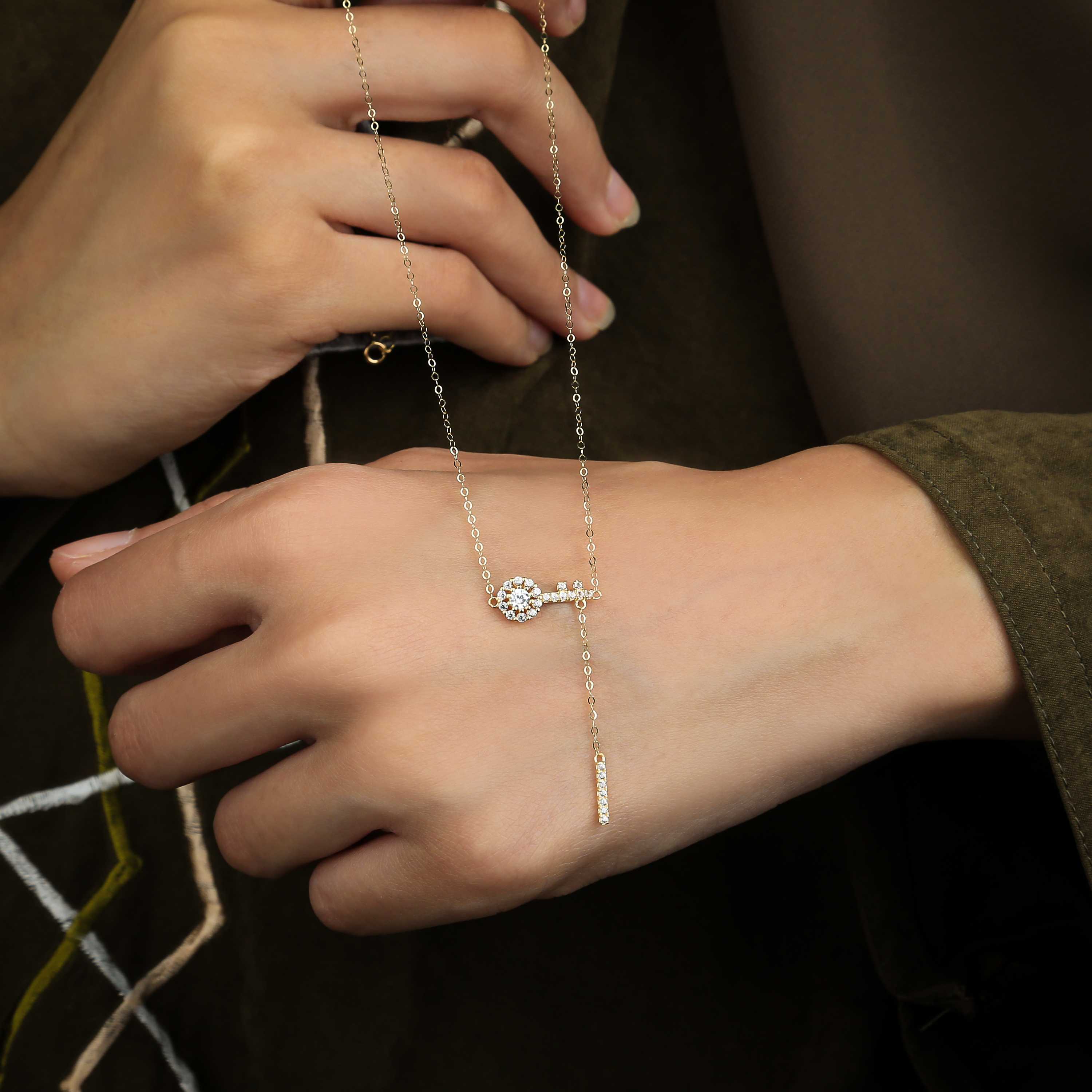 18 karat gold choker, made in Turkey