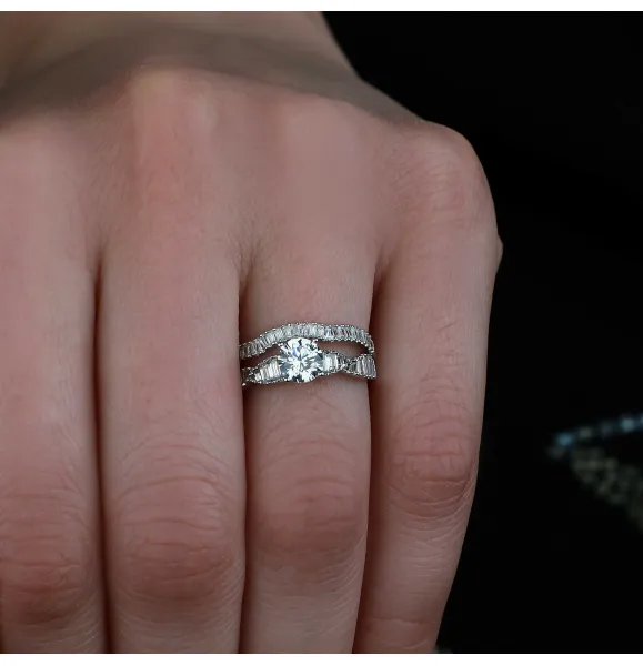 18 karat white gold ring, made in Turkey