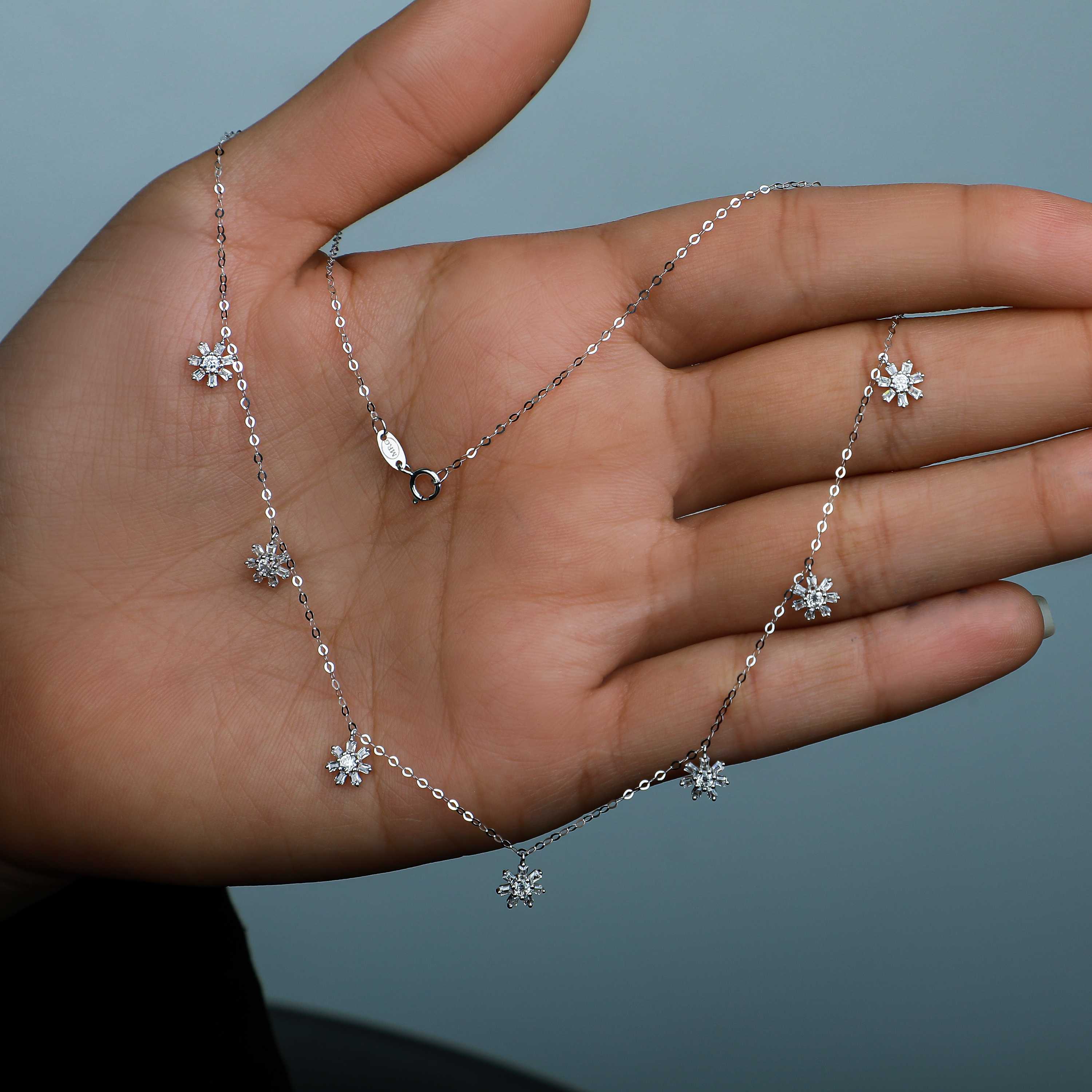 18 karat white gold choker, made in Turkey