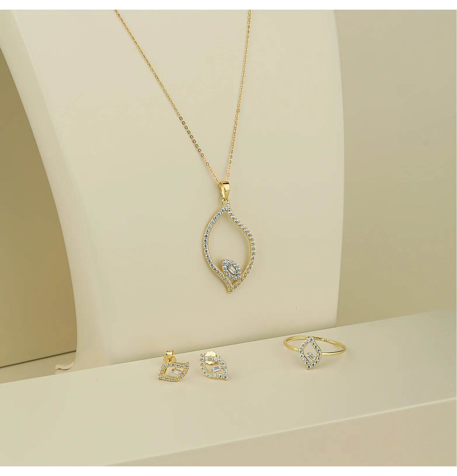 18 karat gold set, Turkish made