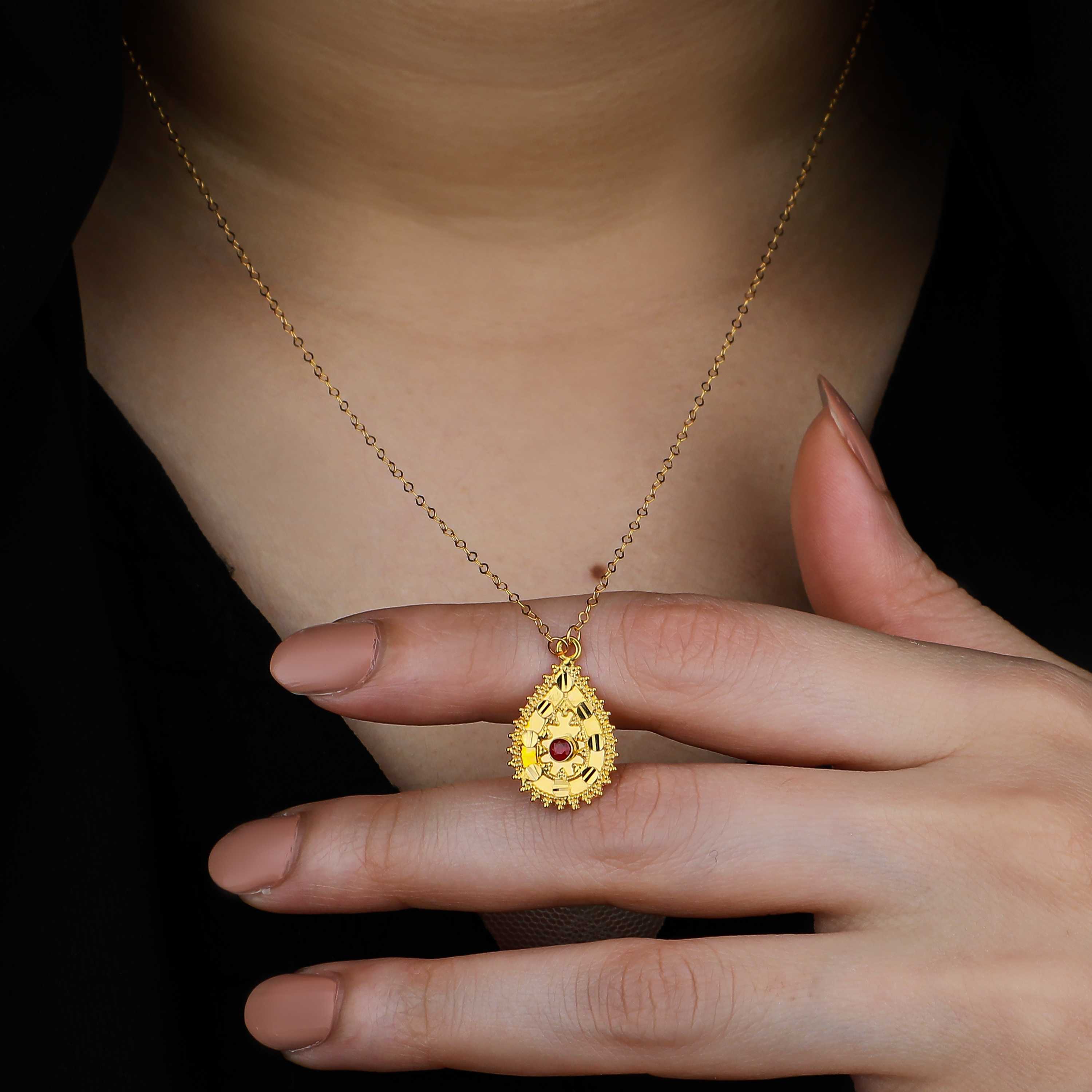 21 karat gold choker, Italian made