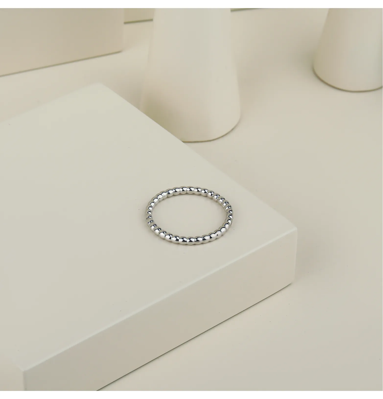 18 karat white gold Haysa ring, made in Turkey