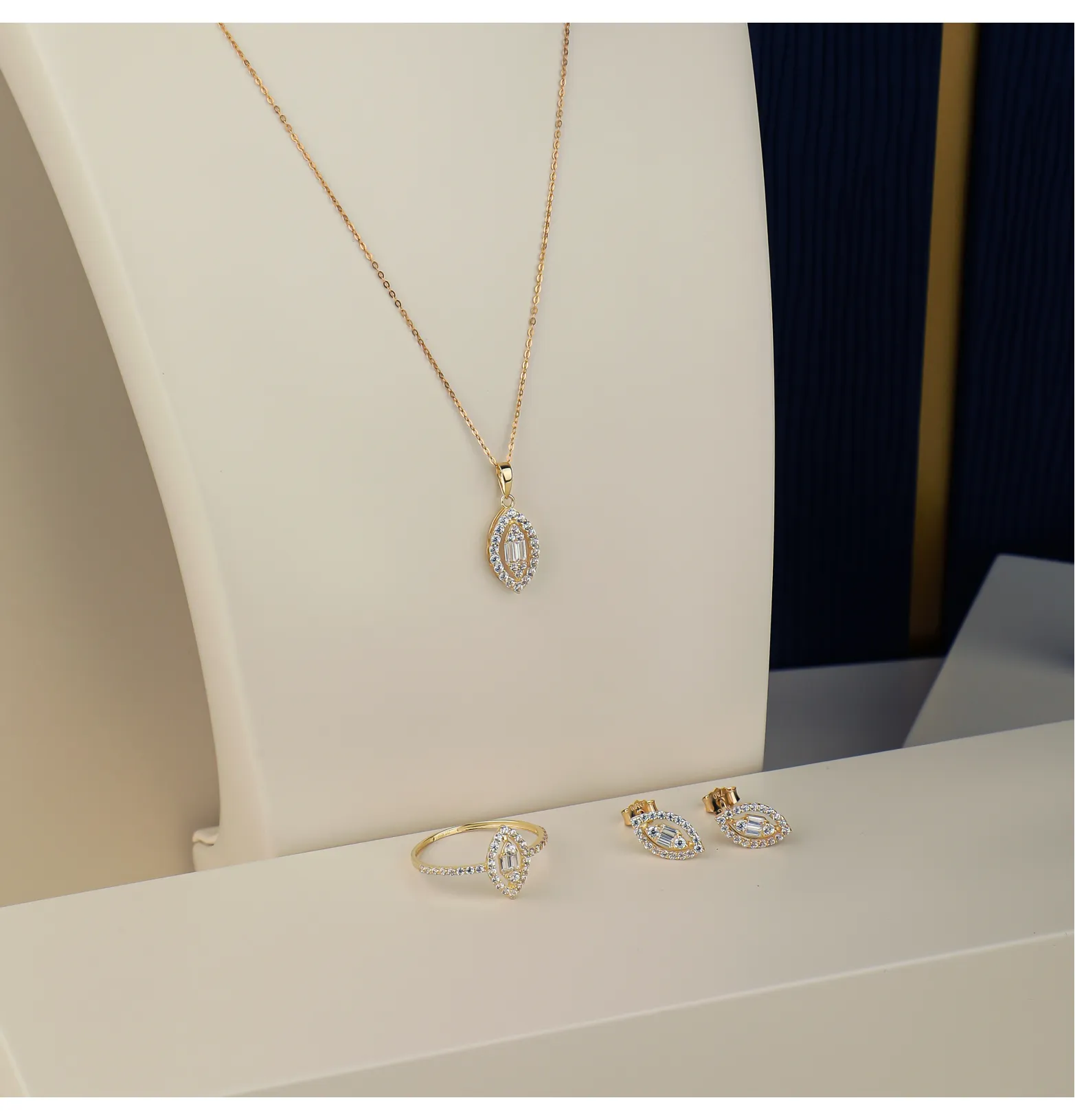 18 karat gold set, Turkish made