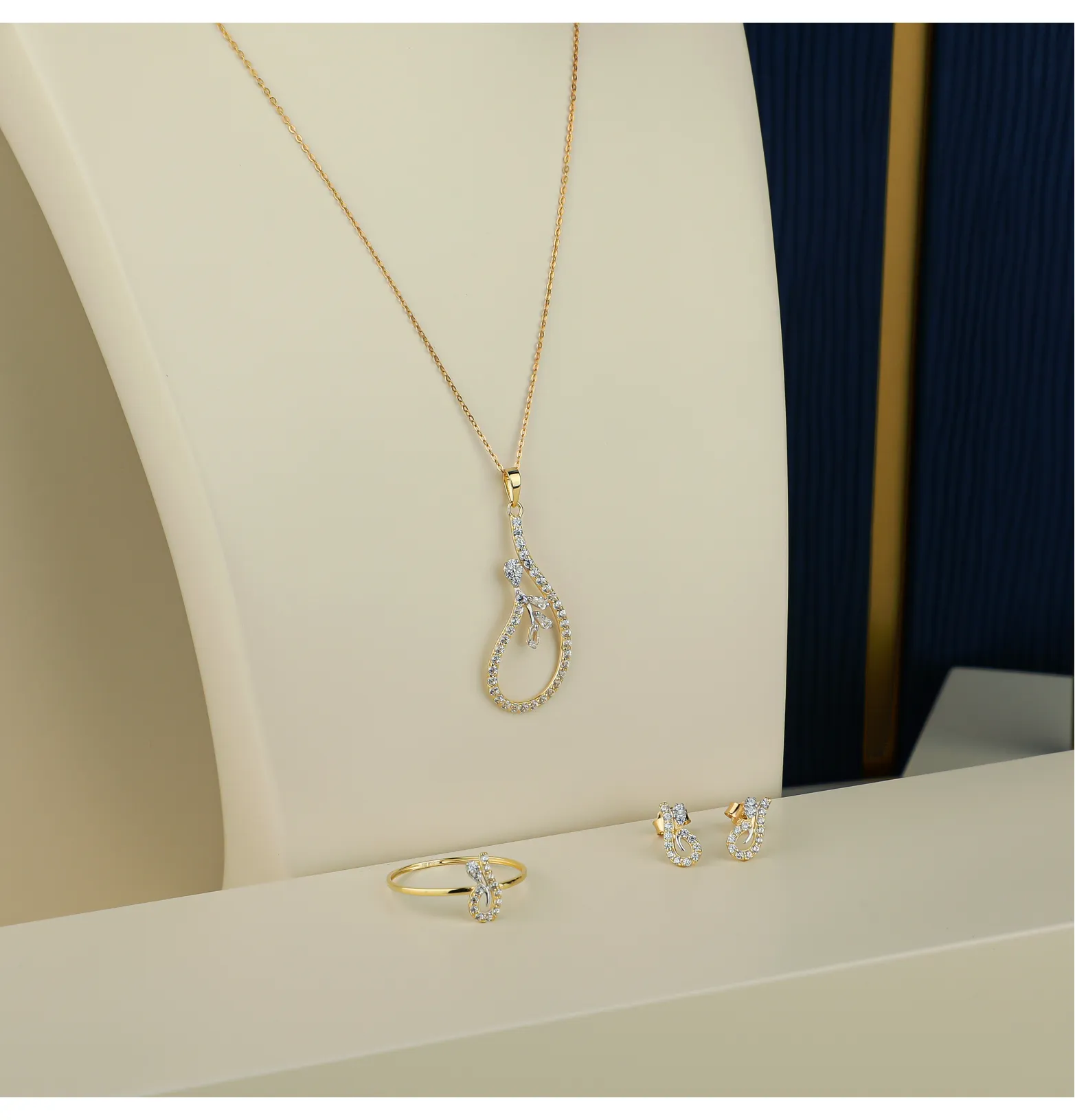 18 karat gold set, Turkish made