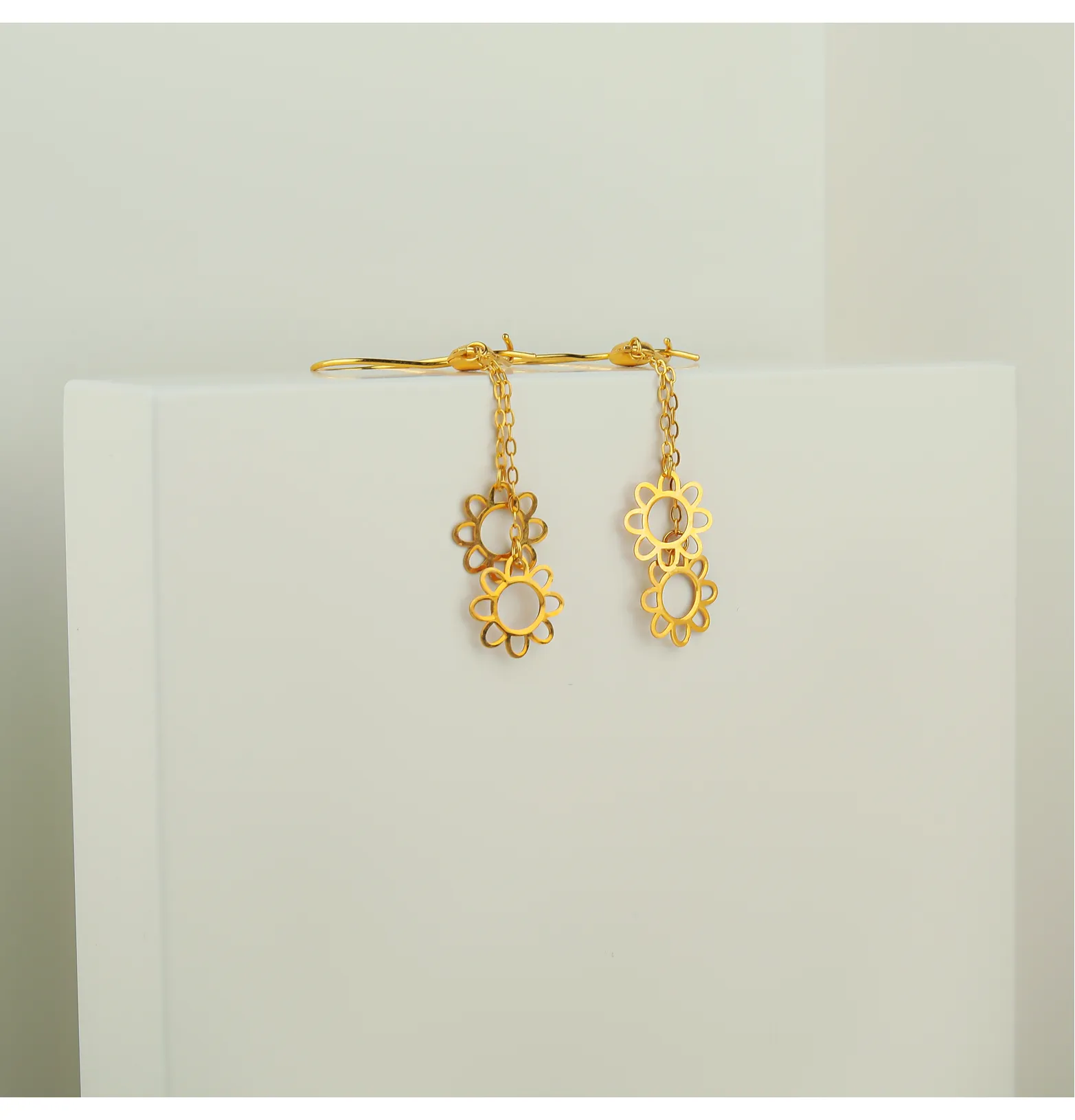21 karat gold pendant earrings, made in Turkey