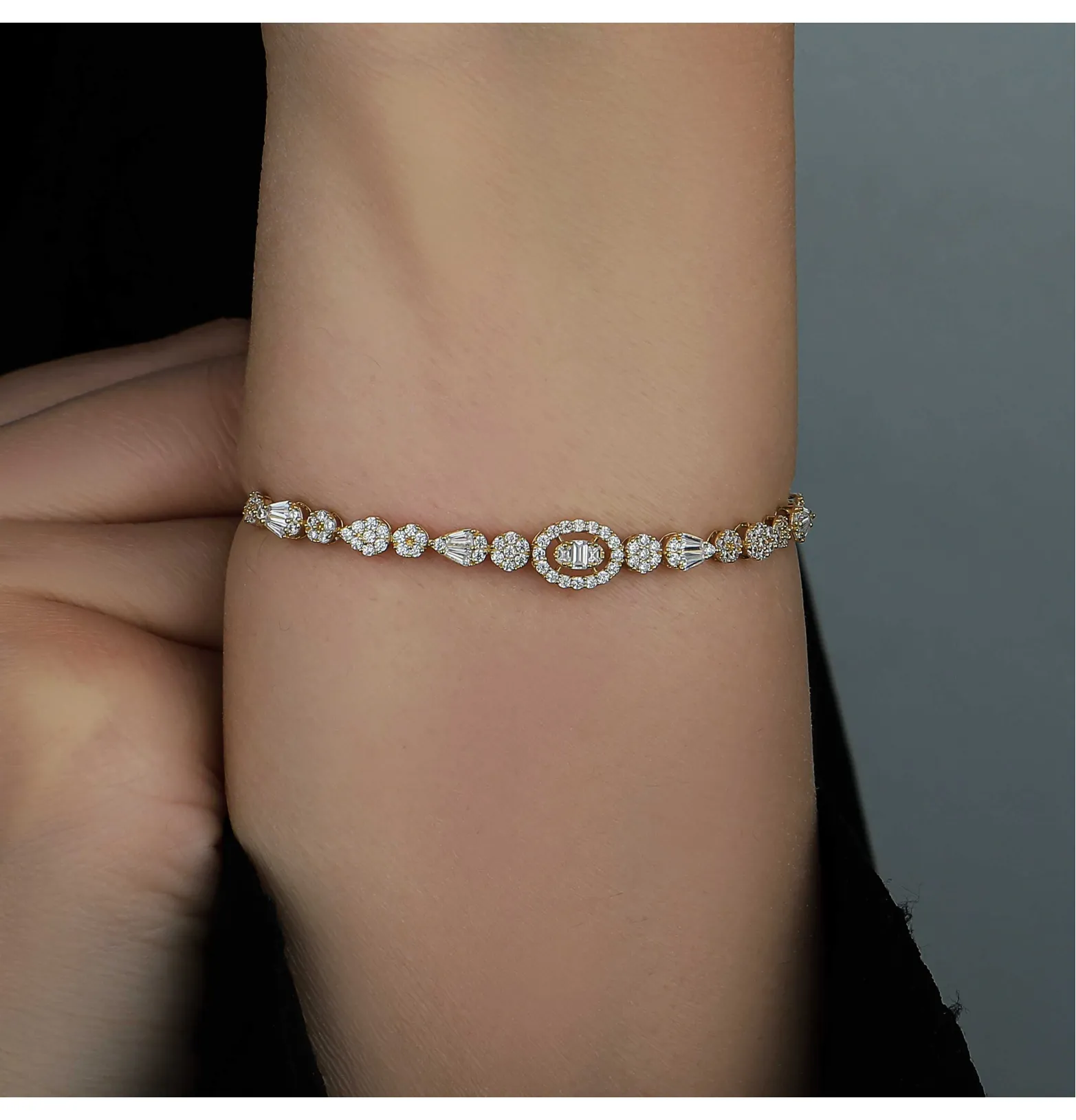 18 karat gold bracelet, made in Turkey