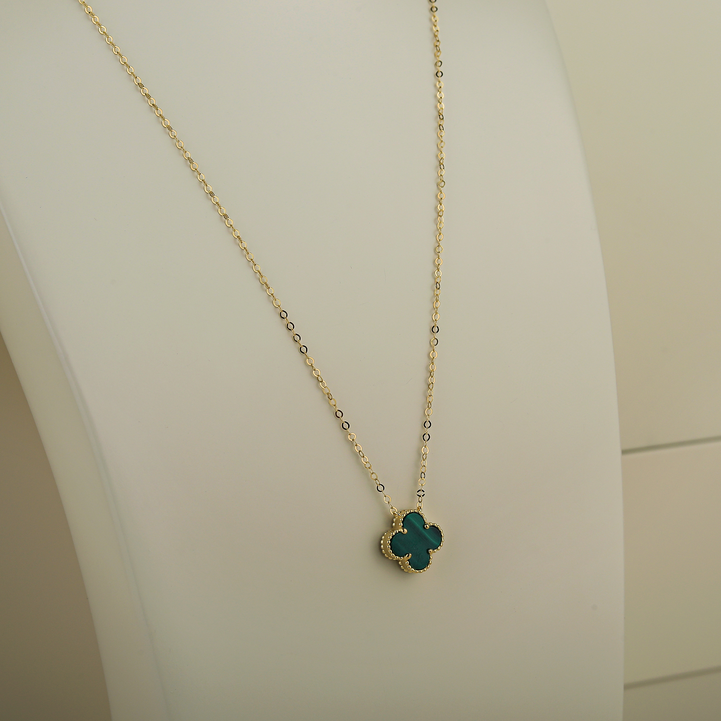 18 karat gold choker, made in Turkey