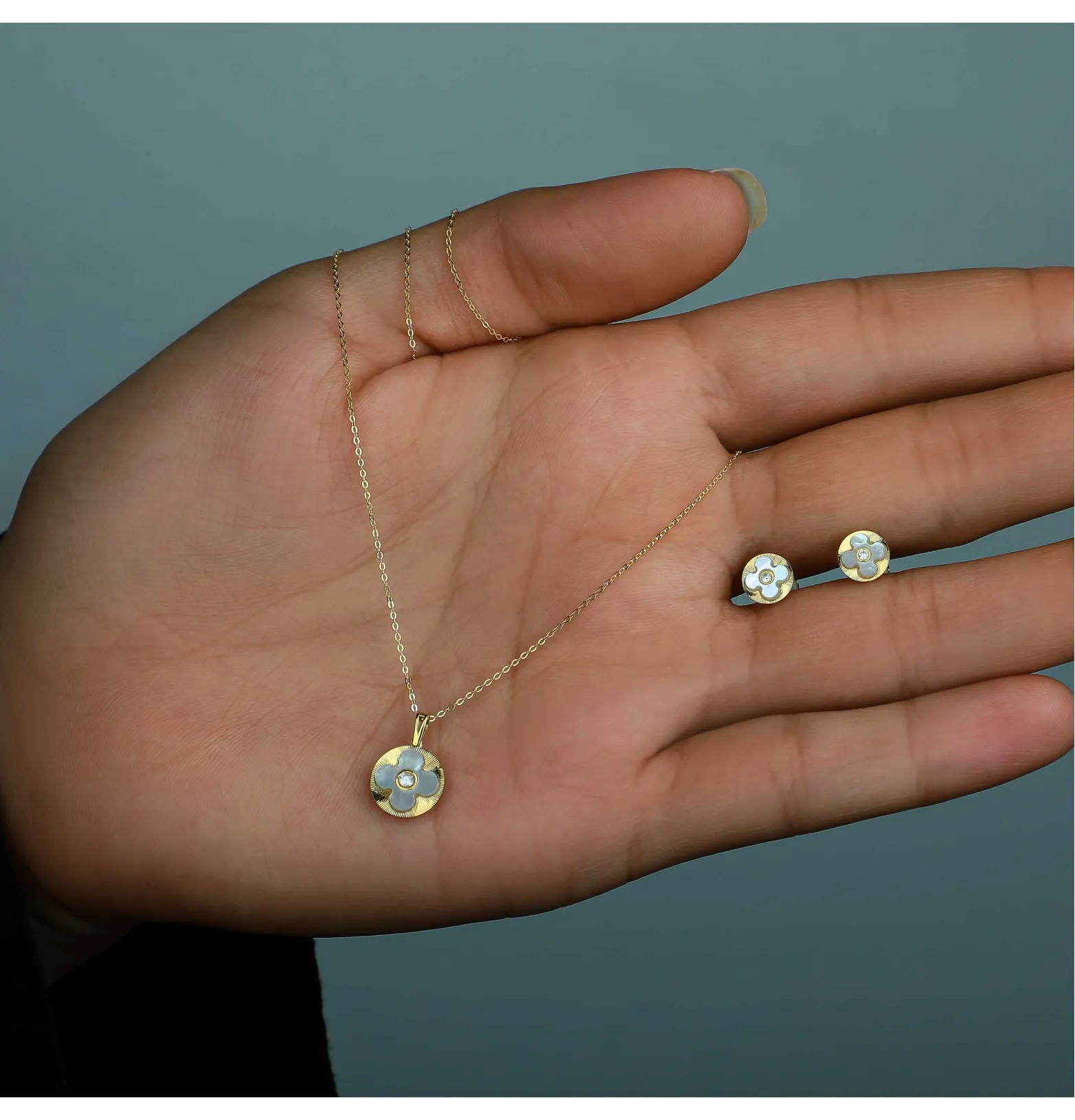 18 karat gold half set, Turkish made