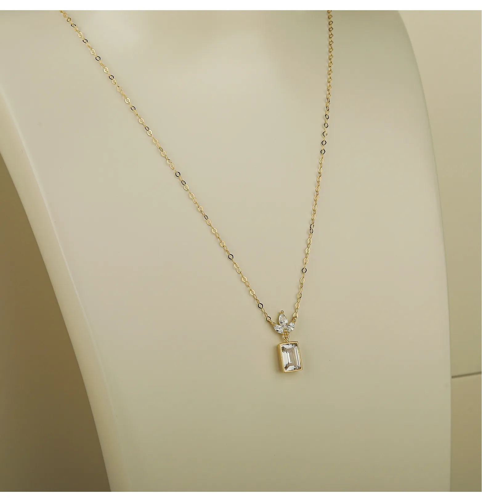 18 karat gold choker, made in Turkey