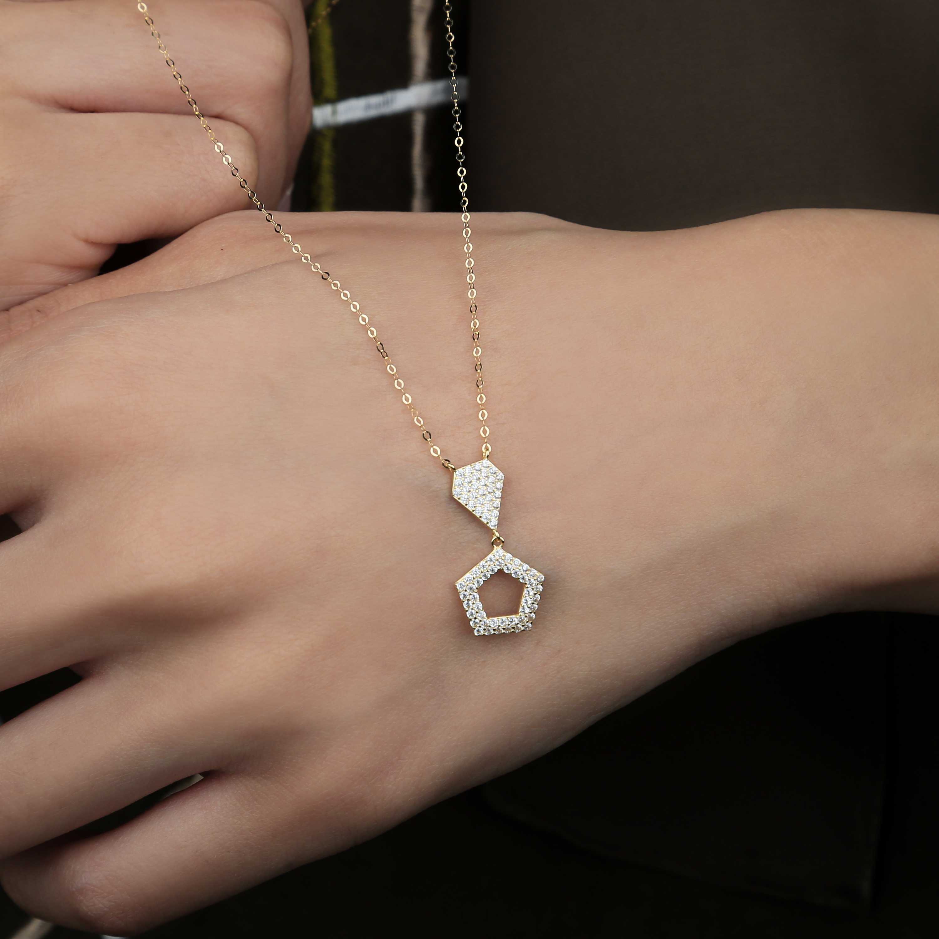 18 karat gold choker, made in Turkey