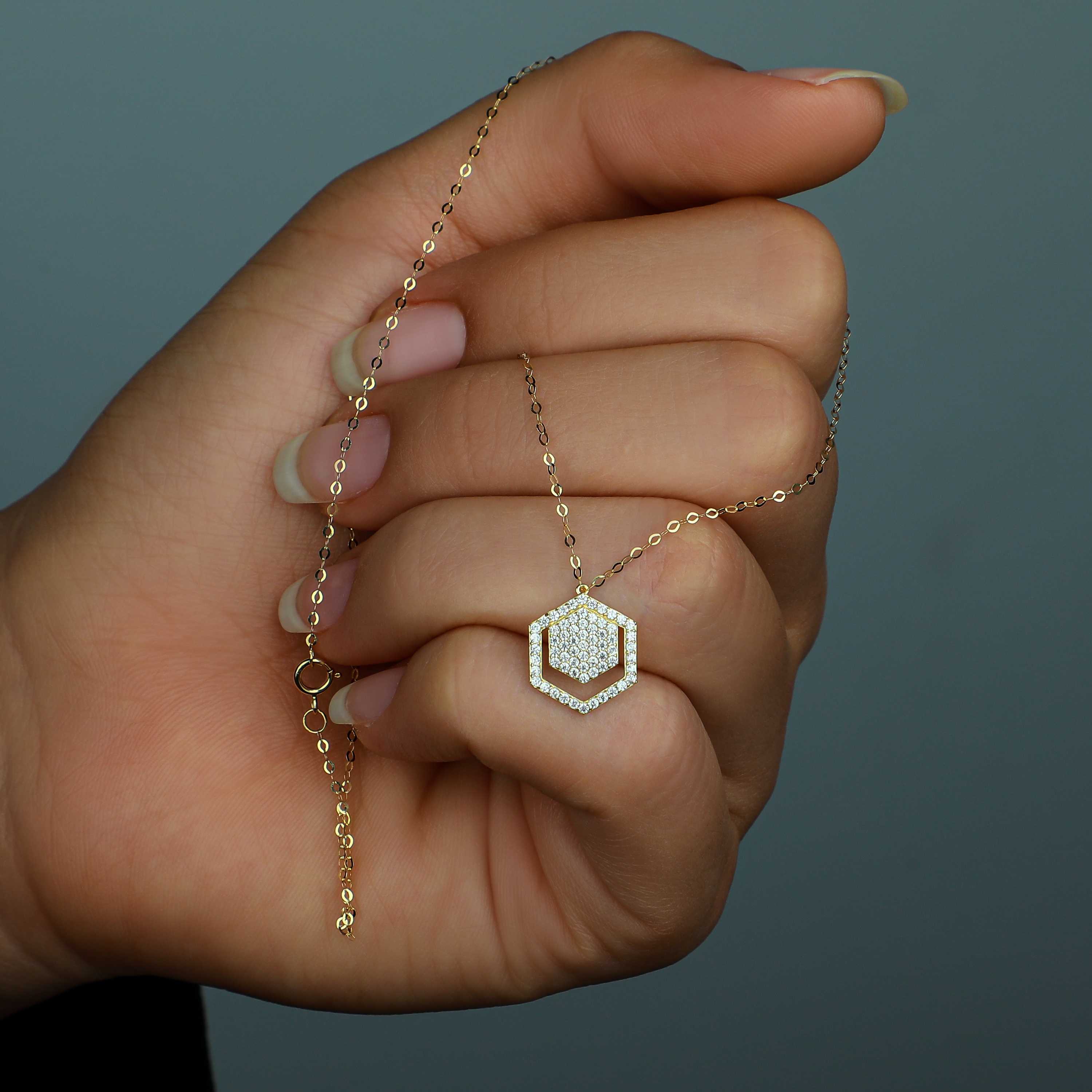 18 karat gold choker, made in Turkey