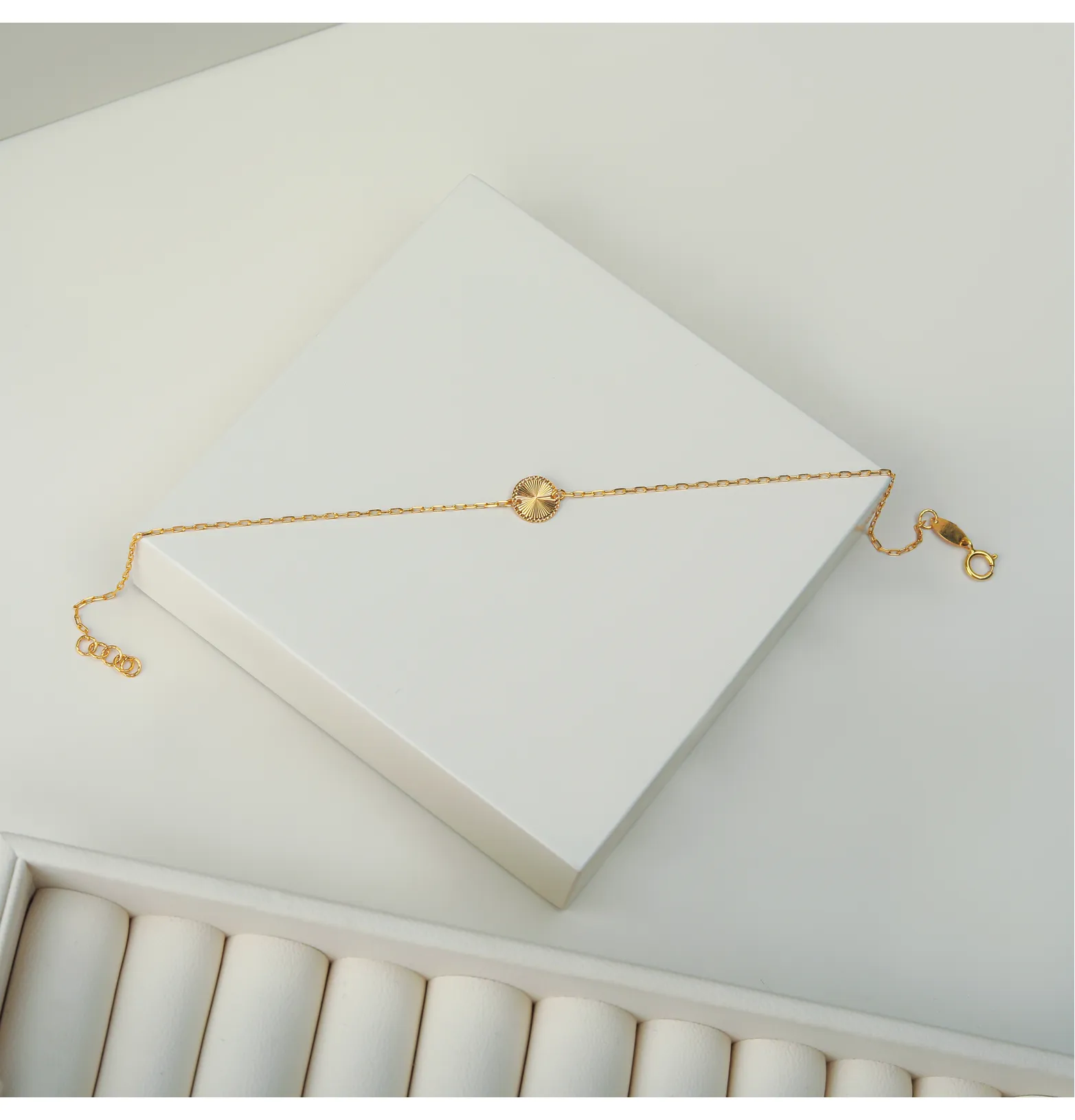 18 karat gold choker, made in Turkey