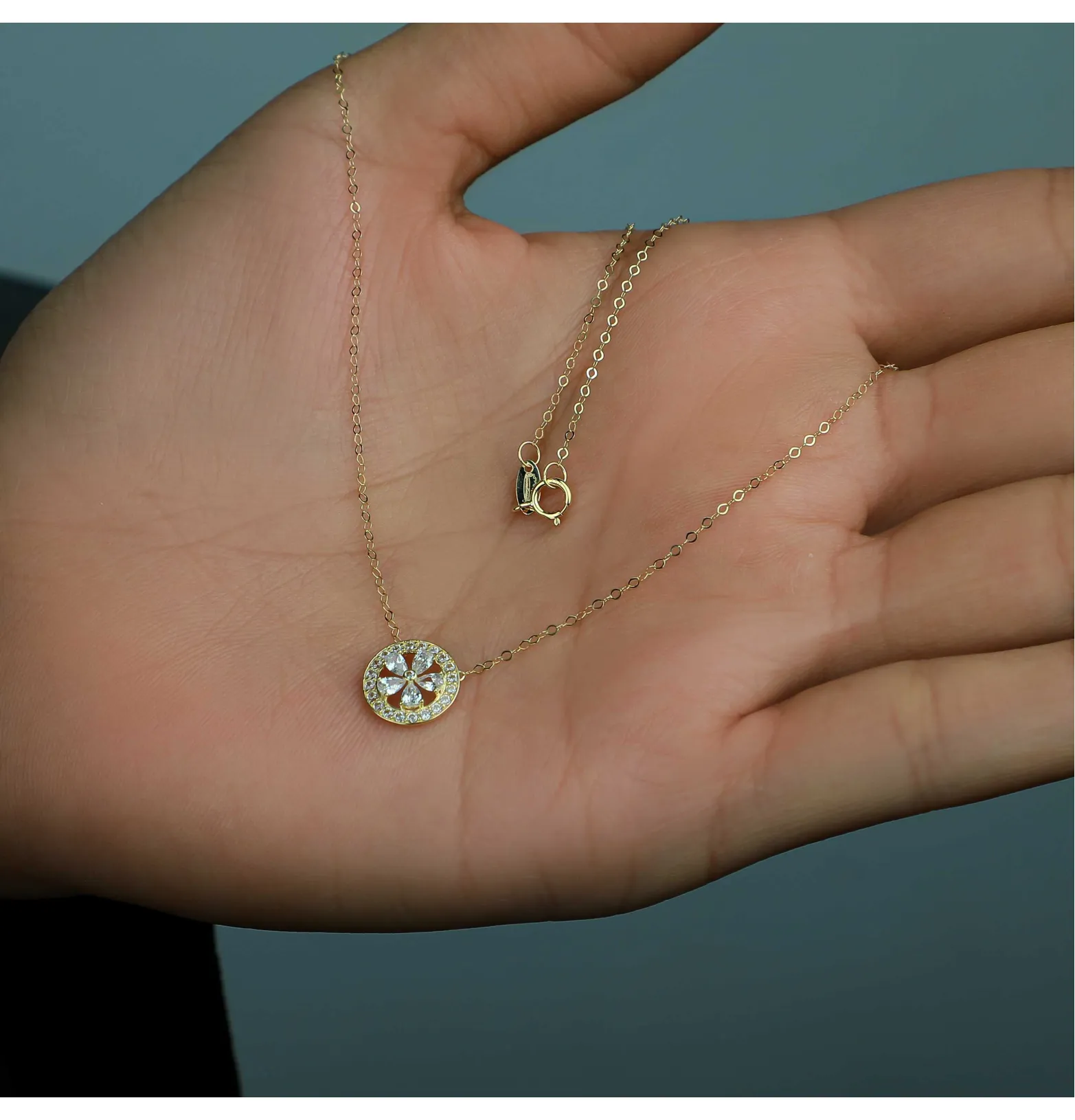 18 karat gold choker, made in Turkey