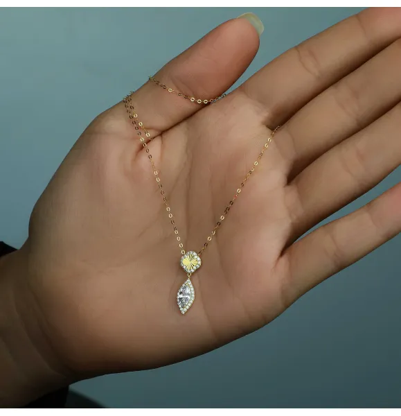 18 karat gold choker, made in Turkey