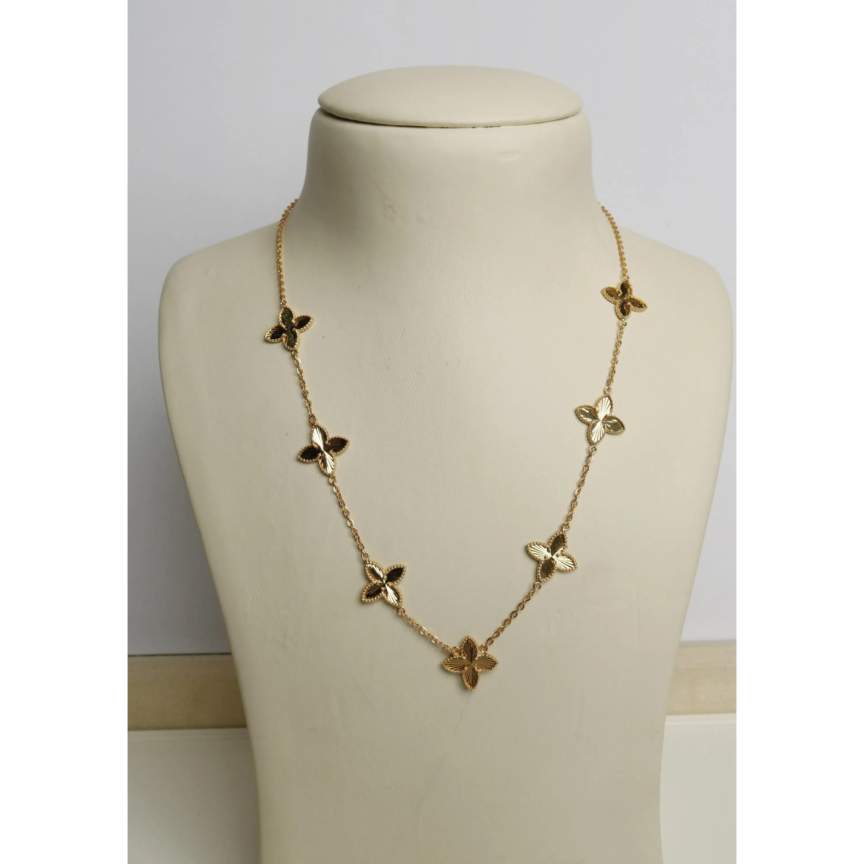 925 sterling silver plated choker, made in Singapore 925 sterling silver plated choker, made in Singapore