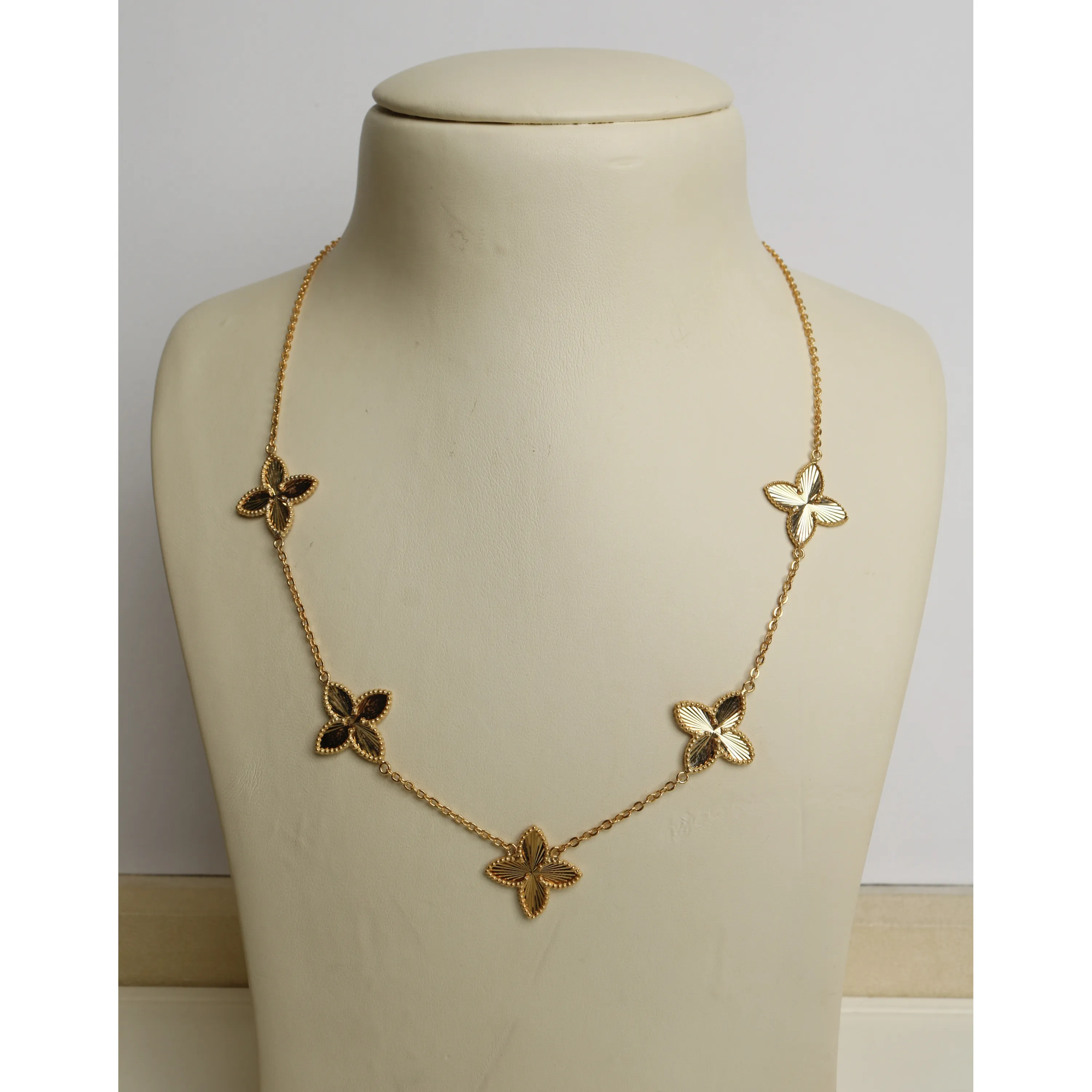 925 sterling silver plated choker, made in Singapore 925 sterling silver plated choker, made in Singapore