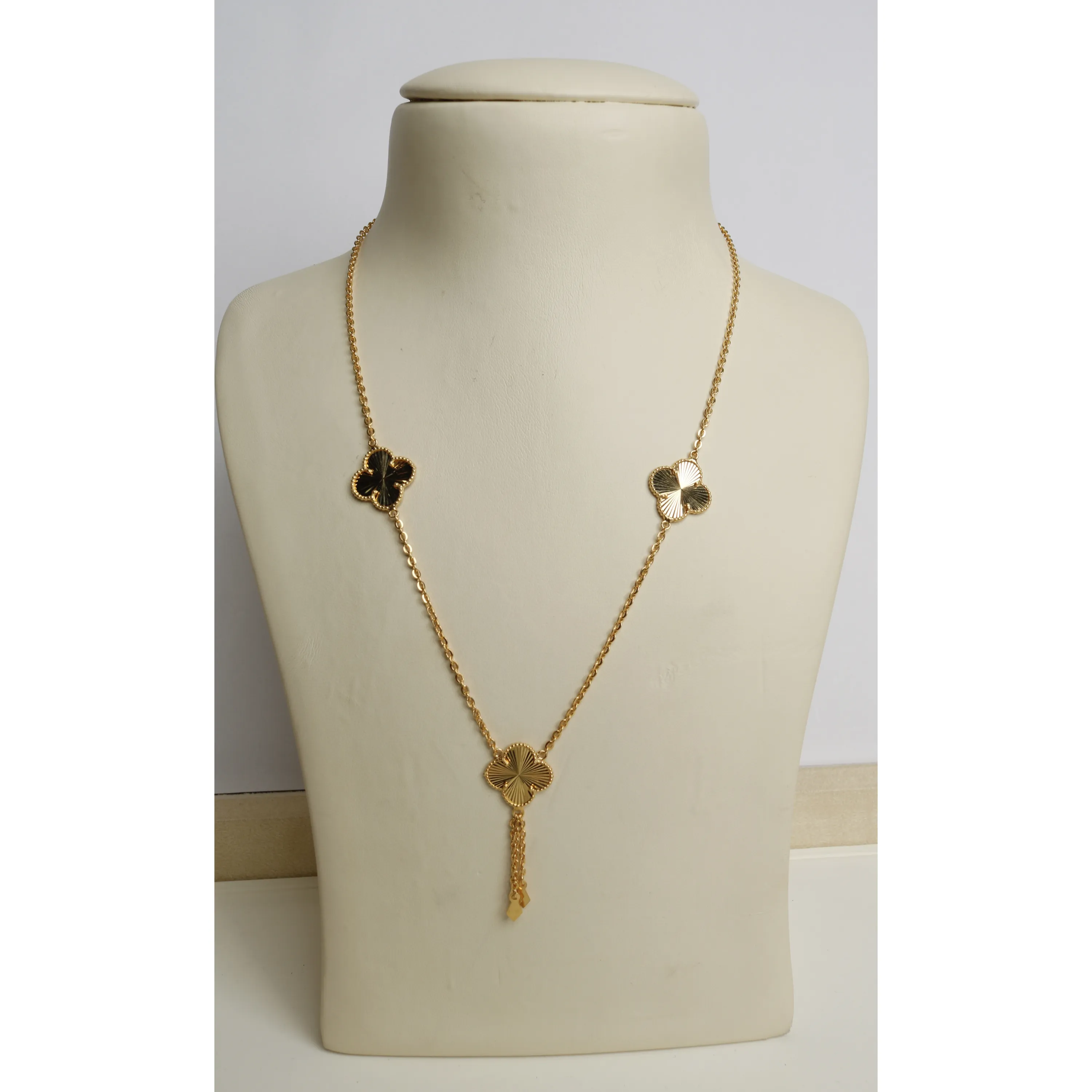 925 sterling silver plated choker, made in Singapore 925 sterling silver plated choker, made in Singapore