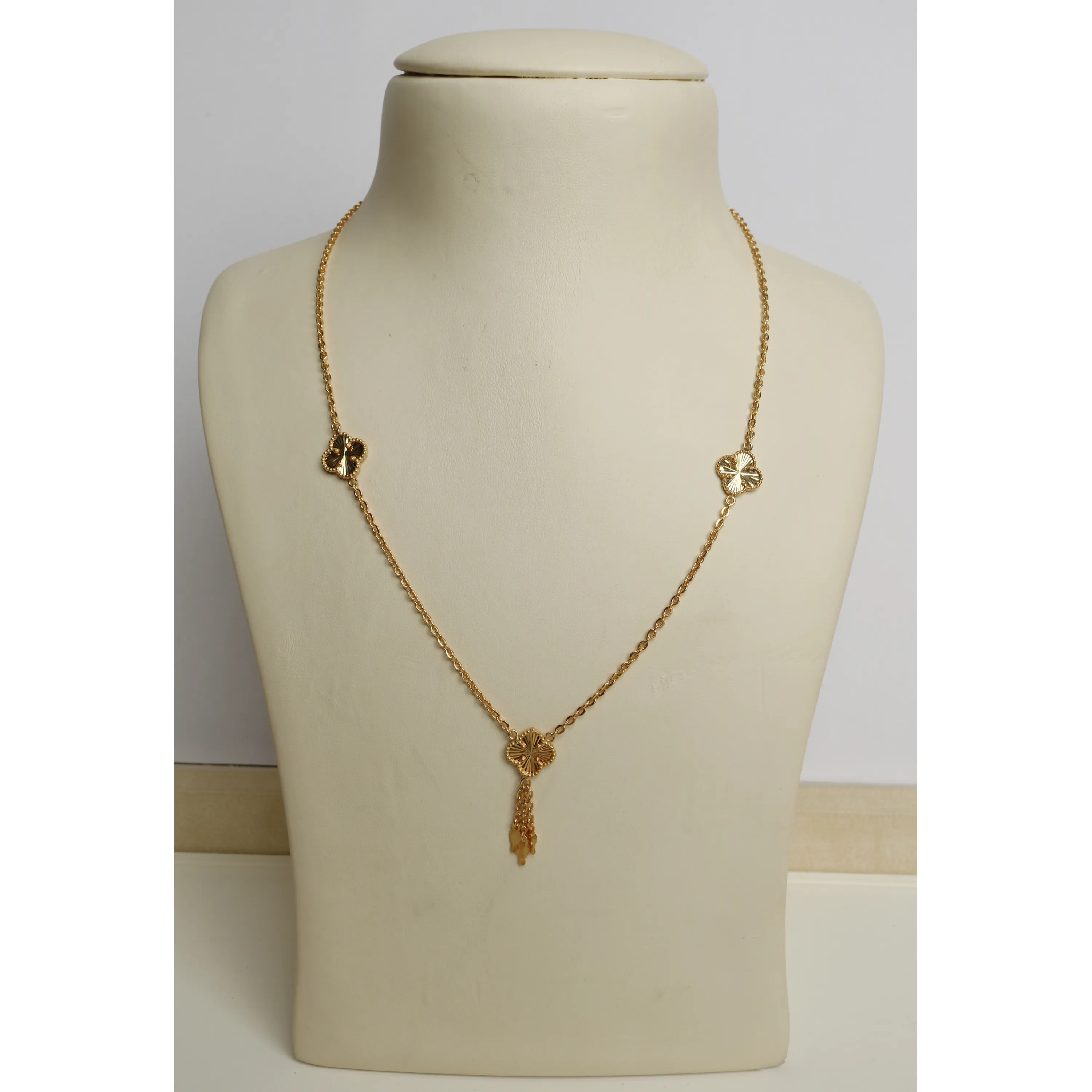 925 sterling silver plated choker, made in Singapore 925 sterling silver plated choker, made in Singapore